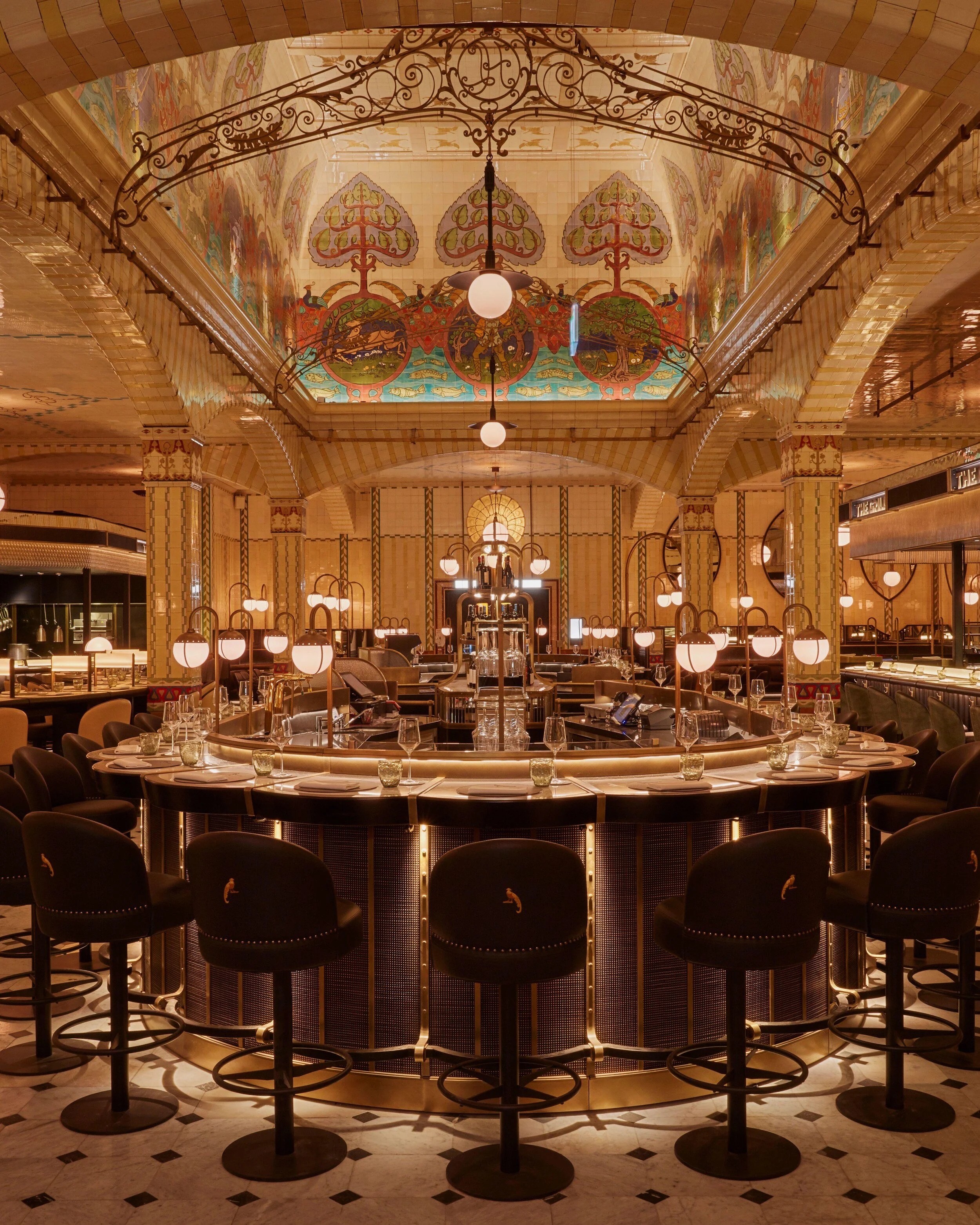 Harrods Dining Hall_retail_technology_VIVID