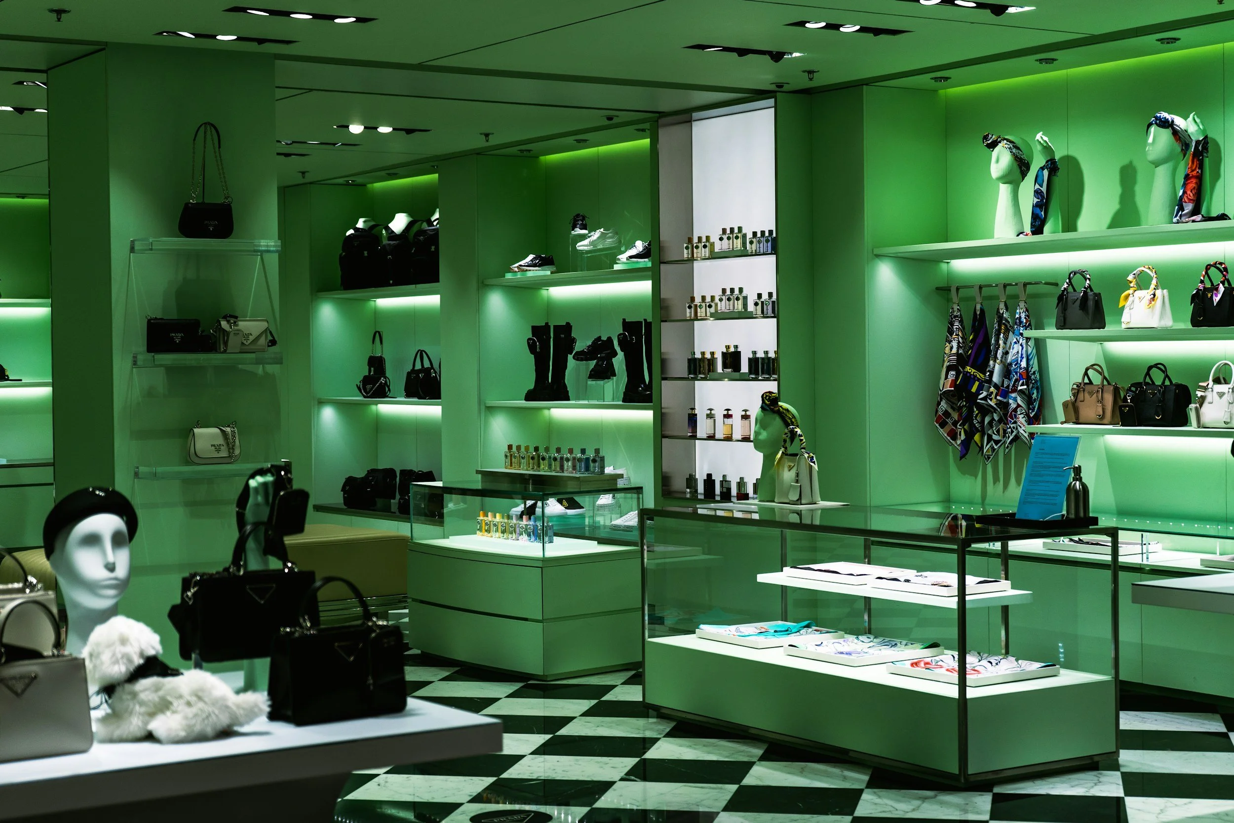 luxury_fashion_retail_technology_VIVID