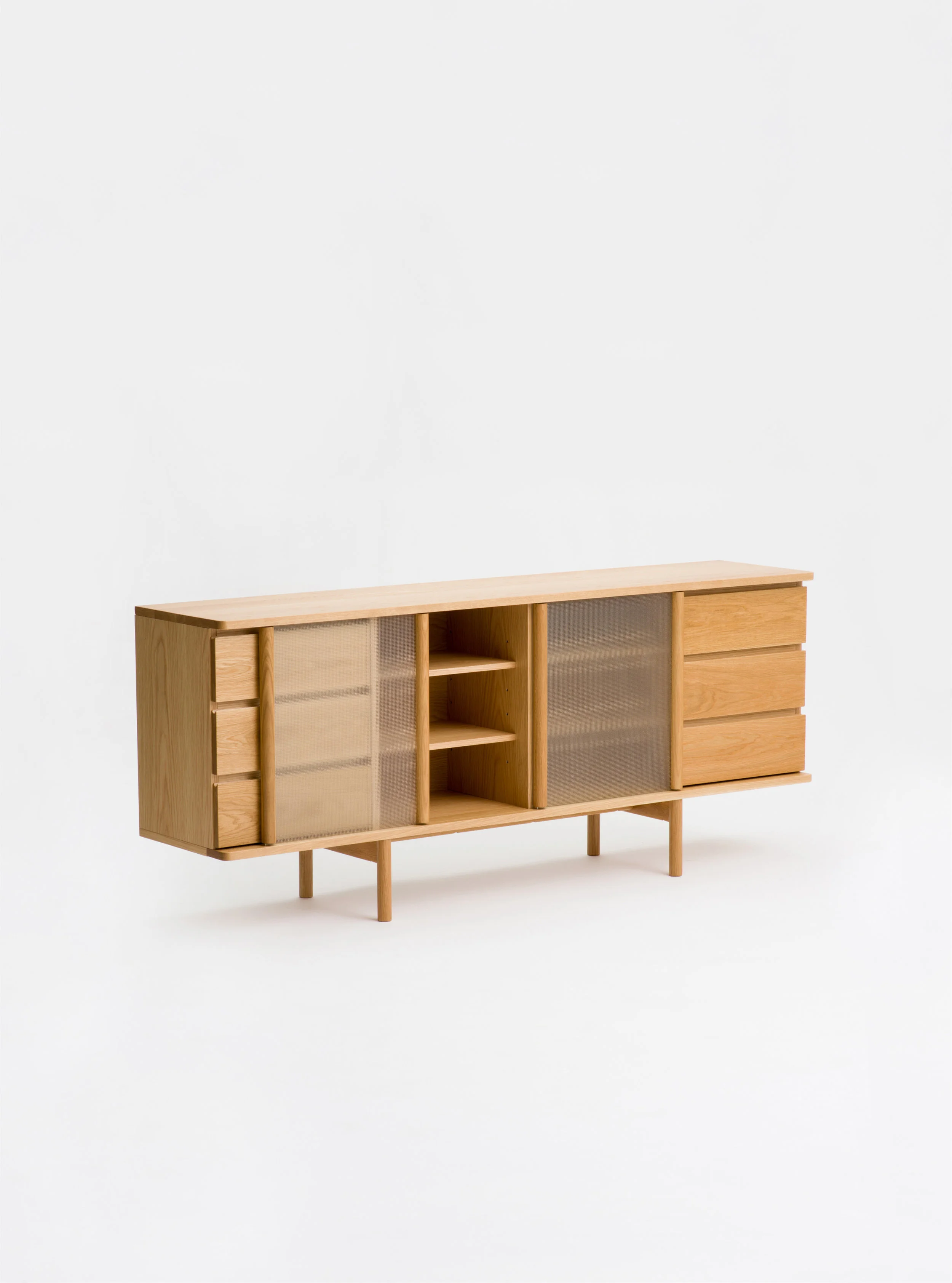 Ariake_Packshot_Rikyu_Sideboard.jpg