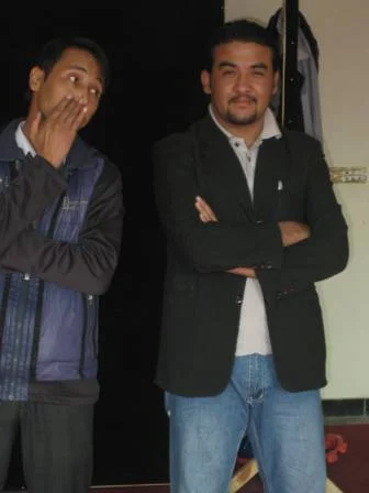 Nazar and Ahmad Zia fool around in rehearsal