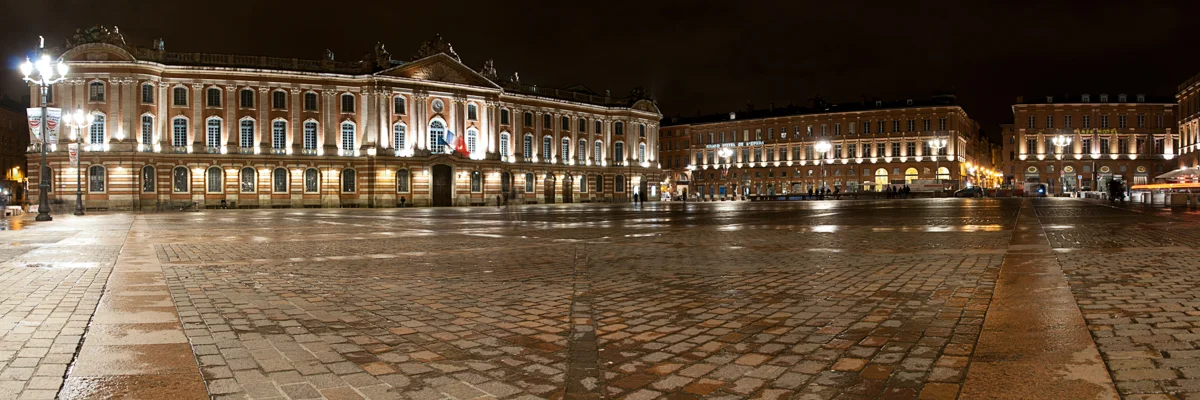 Place du Capitole Toulouse.jpg