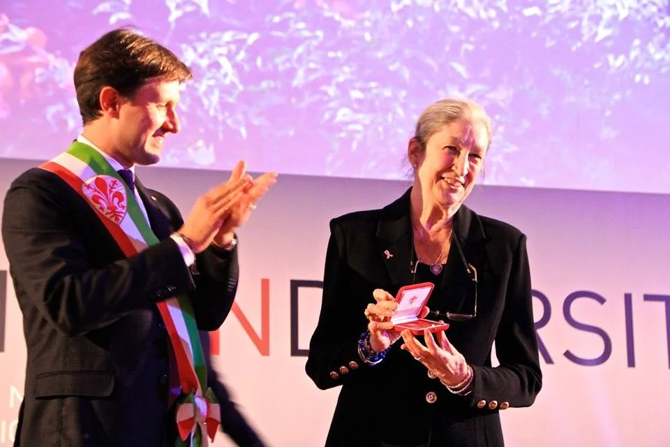 Il sindaco di Firenze Dario Nardella onora Jane Fortune
Normal
0
14
false
false
false
IT
X-NONE
X-NONE
/* Style Definitions */
table.MsoNormalTable
{mso-style-name:"Tabella normale";
mso-tstyle-rowband-size:0;
mso-tstyle-colband-size:0;
mso-style-noshow:yes;
mso-style-priority:99;
mso-style-qformat:yes;
mso-style-parent:"";
mso-padding-alt:0cm 5.4pt 0cm 5.4pt;
mso-para-margin-top:0cm;
mso-para-margin-right:0cm;
mso-para-margin-bottom:10.0pt;
mso-para-margin-left:0cm;
line-height:115%;
mso-pagination:widow-orphan;
font-size:11.0pt;
font-family:"Calibri","sans-serif";
mso-ascii-font-family:Calibri;
mso-ascii-theme-font:minor-latin;
mso-fareast-font-family:"Times New Roman";
mso-fareast-theme-font:minor-fareast;
mso-hansi-font-family:Calibri;
mso-hansi-theme-font:minor-latin;}
Normal
0
14
false
false
false
IT
X-NONE
X-NONE
/* Style Definitions */
table.MsoNormalTable
{mso-style-name:"Tabella normale";
mso-tstyle-rowband-size:0;
mso-tstyle-colband-size:0;
mso-style-noshow:yes;
mso-style-priority:99;
mso-style-qformat:yes;
mso-style-parent:"";
mso-padding-alt:0cm 5.4pt 0cm 5.4pt;
mso-para-margin-top:0cm;
mso-para-margin-right:0cm;
mso-para-margin-bottom:10.0pt;
mso-para-margin-left:0cm;
line-height:115%;
mso-pagination:widow-orphan;
font-size:11.0pt;
font-family:"Calibri","sans-serif";
mso-ascii-font-family:Calibri;
mso-ascii-theme-font:minor-latin;
mso-fareast-font-family:"Times New Roman";
mso-fareast-theme-font:minor-fareast;
mso-hansi-font-family:Calibri;
mso-hansi-theme-font:minor-latin;}
Normal
0
14
false
false
false
IT
X-NONE
X-NONE
/* Style Definitions */
table.MsoNormalTable
{mso-style-name:"Tabella normale";
mso-tstyle-rowband-size:0;
mso-tstyle-colband-size:0;
mso-style-noshow:yes;
mso-style-priority:99;
mso-style-qformat:yes;
mso-style-parent:"";
mso-padding-alt:0cm 5.4pt 0cm 5.4pt;
mso-para-margin-top:0cm;
mso-para-margin-right:0cm;
mso-para-margin-bottom:10.0pt;
mso-para-margin-left:0cm;
line-height:115%;
mso-pagination:widow-orphan;
font-size:11.0pt;
font-family:"Calibri","sans-serif";
mso-ascii-font-family:Calibri;
mso-ascii-theme-font:minor-latin;
mso-fareast-font-family:"Times New Roman";
mso-fareast-theme-font:minor-fareast;
mso-hansi-font-family:Calibri;
mso-hansi-theme-font:minor-latin;}
Normal
0
14
false
false
false
IT
X-NONE
X-NONE
/* Style Definitions */
table.MsoNormalTable
{mso-style-name:"Tabella normale";
mso-tstyle-rowband-size:0;
mso-tstyle-colband-size:0;
mso-style-noshow:yes;
mso-style-priority:99;
mso-style-qformat:yes;
mso-style-parent:"";
mso-padding-alt:0cm 5.4pt 0cm 5.4pt;
mso-para-margin-top:0cm;
mso-para-margin-right:0cm;
mso-para-margin-bottom:10.0pt;
mso-para-margin-left:0cm;
line-height:115%;
mso-pagination:widow-orphan;
font-size:11.0pt;
font-family:"Calibri","sans-serif";
mso-ascii-font-family:Calibri;
mso-ascii-theme-font:minor-latin;
mso-fareast-font-family:"Times New Roman";
mso-fareast-theme-font:minor-fareast;
mso-hansi-font-family:Calibri;
mso-hansi-theme-font:minor-latin;}
Normal
0
14
false
false
false
IT
X-NONE
X-NONE
/* Style Definitions */
table.MsoNormalTable
{mso-style-name:"Tabella normale";
mso-tstyle-rowband-size:0;
mso-tstyle-colband-size:0;
mso-style-noshow:yes;
mso-style-priority:99;
mso-style-qformat:yes;
mso-style-parent:"";
mso-padding-alt:0cm 5.4pt 0cm 5.4pt;
mso-para-margin-top:0cm;
mso-para-margin-right:0cm;
mso-para-margin-bottom:10.0pt;
mso-para-margin-left:0cm;
line-height:115%;
mso-pagination:widow-orphan;
font-size:11.0pt;
font-family:"Calibri","sans-serif";
mso-ascii-font-family:Calibri;
mso-ascii-theme-font:minor-latin;
mso-fareast-font-family:"Times New Roman";
mso-fareast-theme-font:minor-fareast;
mso-hansi-font-family:Calibri;
mso-hansi-theme-font:minor-latin;}
Normal
0
14
false
false
false
IT
X-NONE
X-NONE
/* Style Definitions */
table.MsoNormalTable
{mso-style-name:"Tabella normale";
mso-tstyle-rowband-size:0;
mso-tstyle-colband-size:0;
mso-style-noshow:yes;
mso-style-priority:99;
mso-style-qformat:yes;
mso-style-parent:"";
mso-padding-alt:0cm 5.4pt 0cm 5.4pt;
mso-para-margin-top:0cm;
mso-para-margin-right:0cm;
mso-para-margin-bottom:10.0pt;
mso-para-margin-left:0cm;
line-height:115%;
mso-pagination:widow-orphan;
font-size:11.0pt;
font-family:"Calibri","sans-serif";
mso-ascii-font-family:Calibri;
mso-ascii-theme-font:minor-latin;
mso-fareast-font-family:"Times New Roman";
mso-fareast-theme-font:minor-fareast;
mso-hansi-font-family:Calibri;
mso-hansi-theme-font:minor-latin;}
Normal
0
14
false
false
false
IT
X-NONE
X-NONE
/* Style Definitions */
table.MsoNormalTable
{mso-style-name:"Tabella normale";
mso-tstyle-rowband-size:0;
mso-tstyle-colband-size:0;
mso-style-noshow:yes;
mso-style-priority:99;
mso-style-qformat:yes;
mso-style-parent:"";
mso-padding-alt:0cm 5.4pt 0cm 5.4pt;
mso-para-margin-top:0cm;
mso-para-margin-right:0cm;
mso-para-margin-bottom:10.0pt;
mso-para-margin-left:0cm;
line-height:115%;
mso-pagination:widow-orphan;
font-size:11.0pt;
font-family:"Calibri","sans-serif";
mso-ascii-font-family:Calibri;
mso-ascii-theme-font:minor-latin;
mso-fareast-font-family:"Times New Roman";
mso-fareast-theme-font:minor-fareast;
mso-hansi-font-family:Calibri;
mso-hansi-theme-font:minor-latin;}