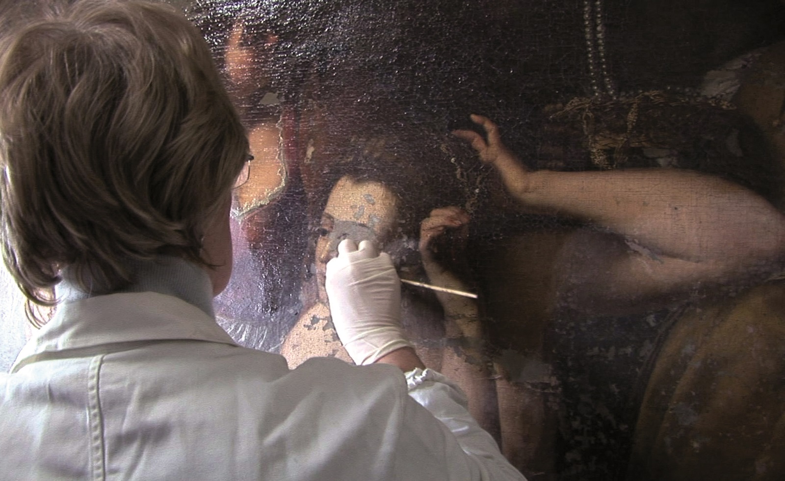 Restorer Nicola Ann MacGregor forms a relationship with Artemisia.