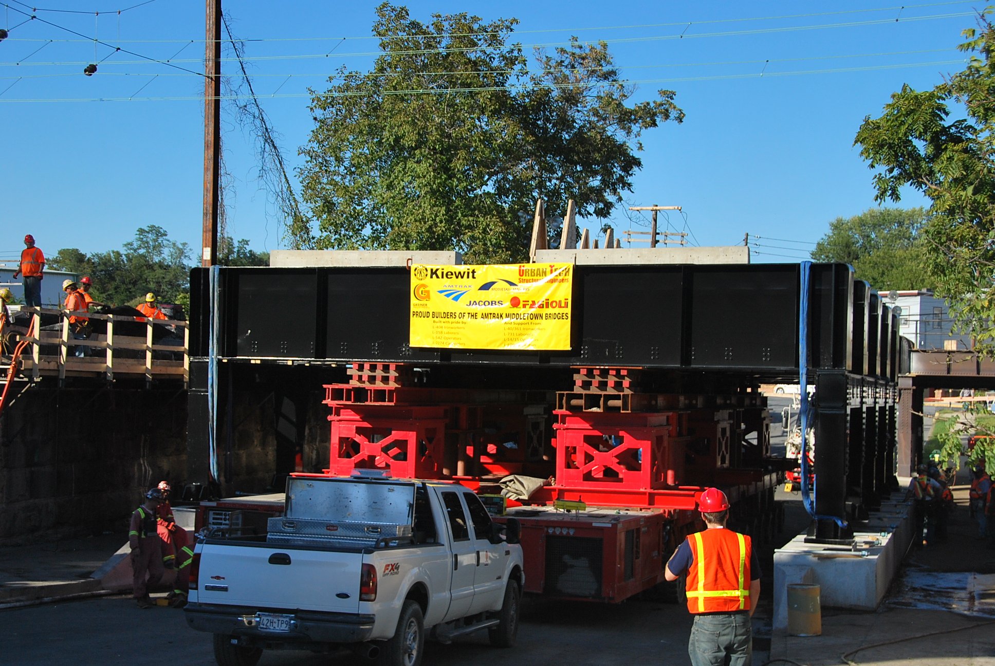 Roll-in of the New Bridge