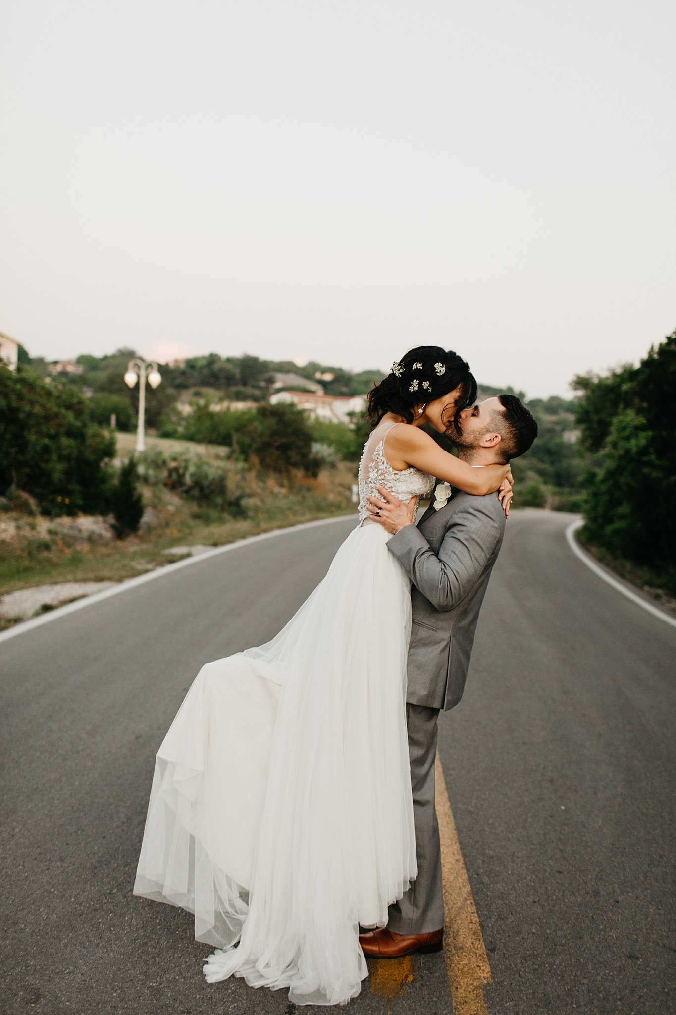 Wilderlove Co_Austin Texas_Vintage Villas Hotel_Wedding Photography_0054.jpg