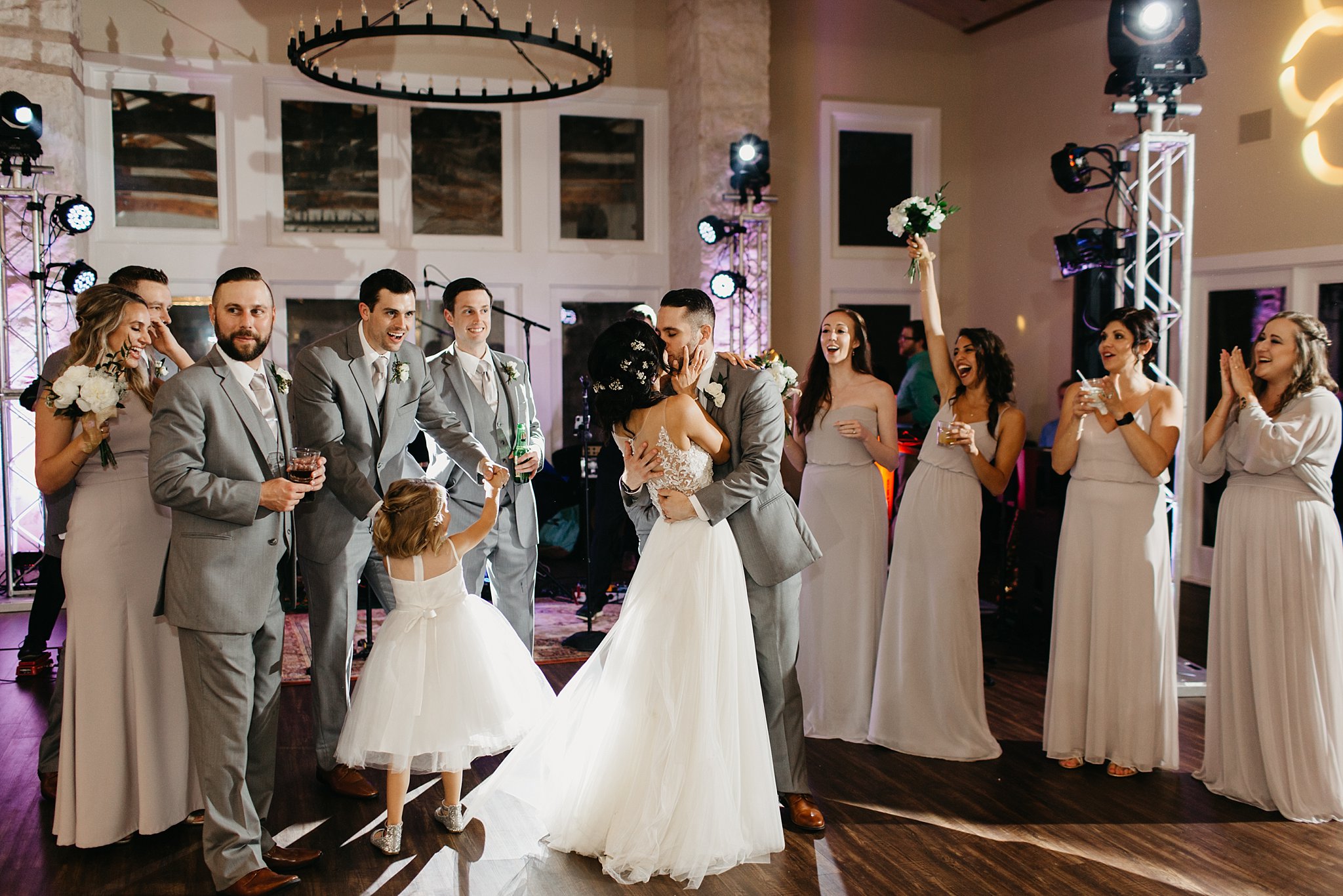 Wilderlove Co_Austin Texas_Vintage Villas Hotel_Wedding Photography_0056.jpg