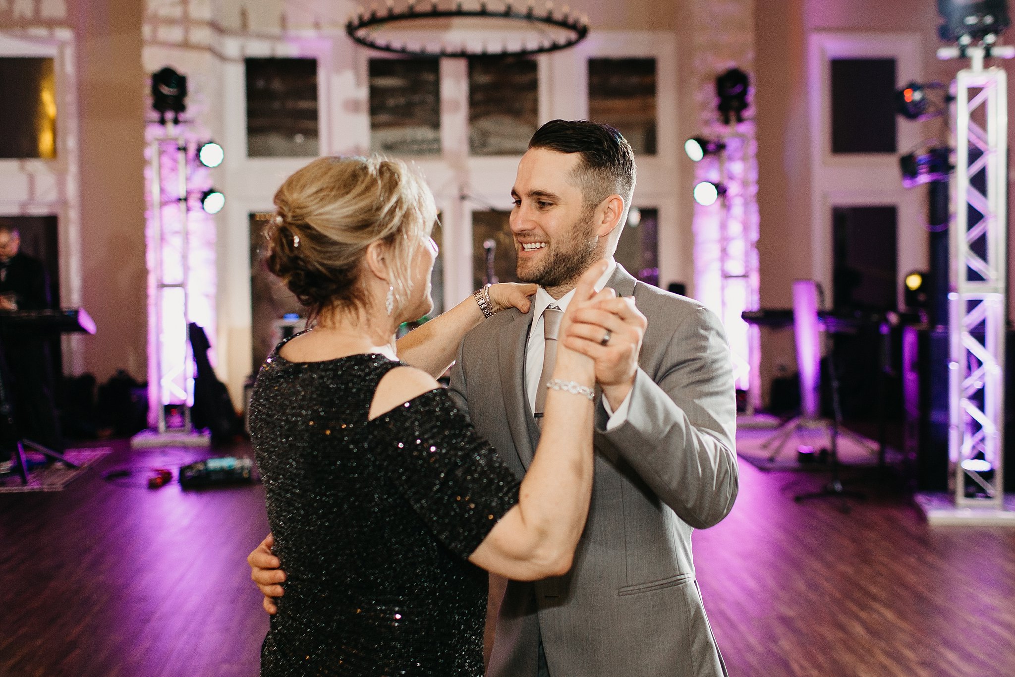 Wilderlove Co_Austin Texas_Vintage Villas Hotel_Wedding Photography_0059.jpg