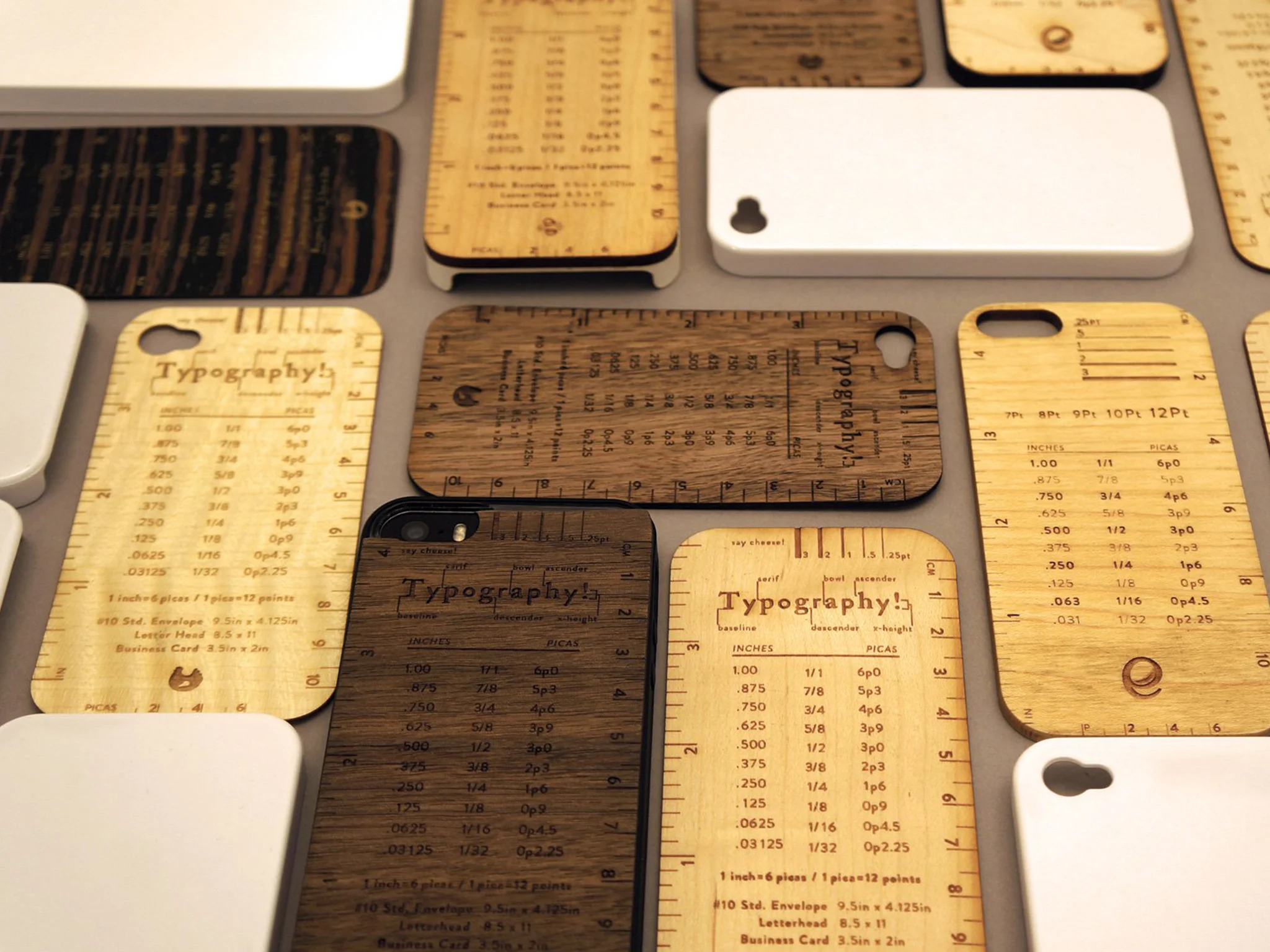 iphone_horizontal_0005_wooden2.jpg