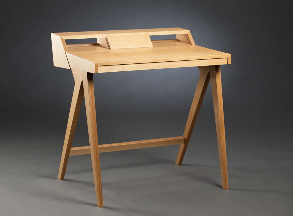 Desk.jpg