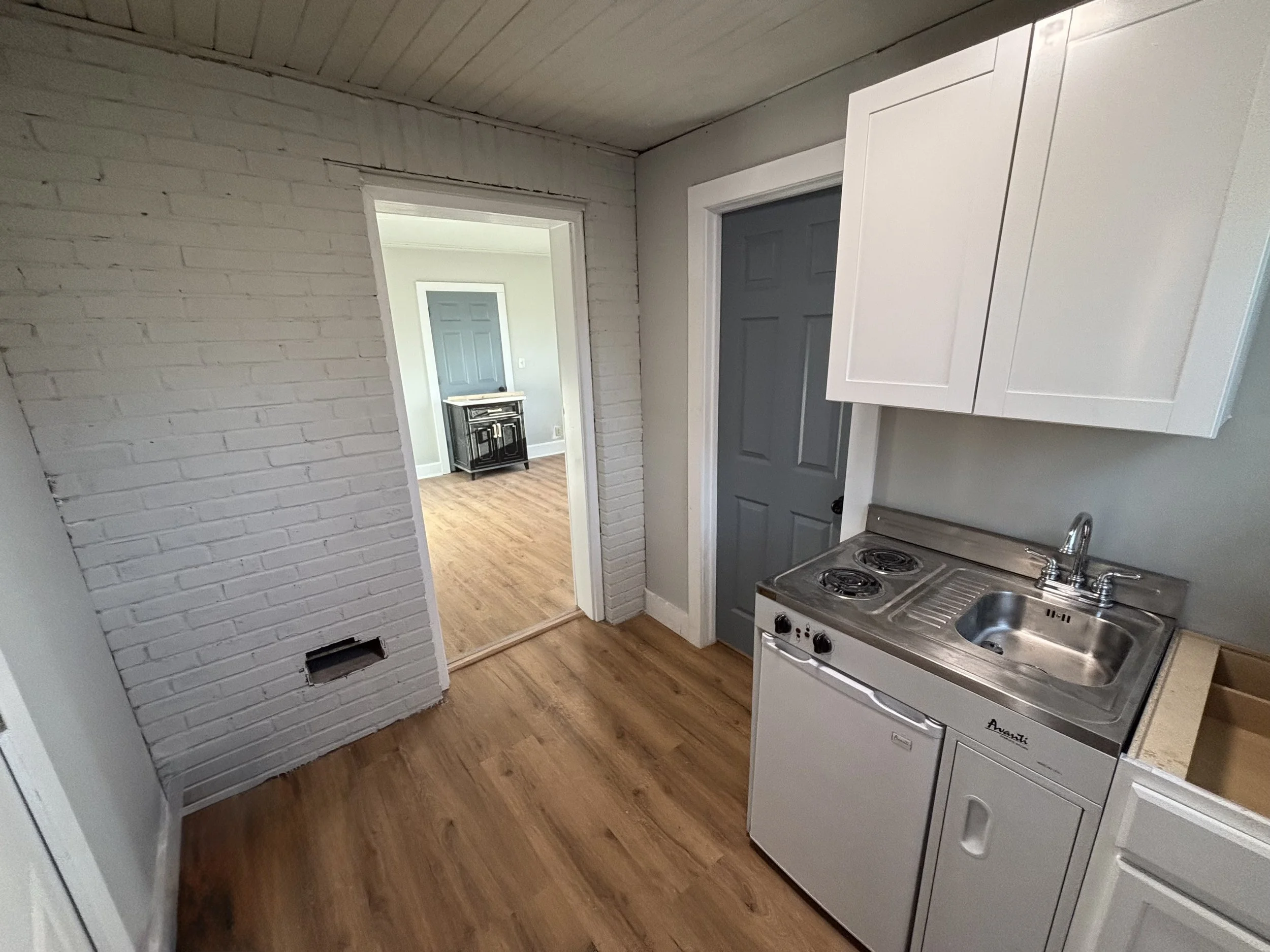 Kitch 3 see room.jpg