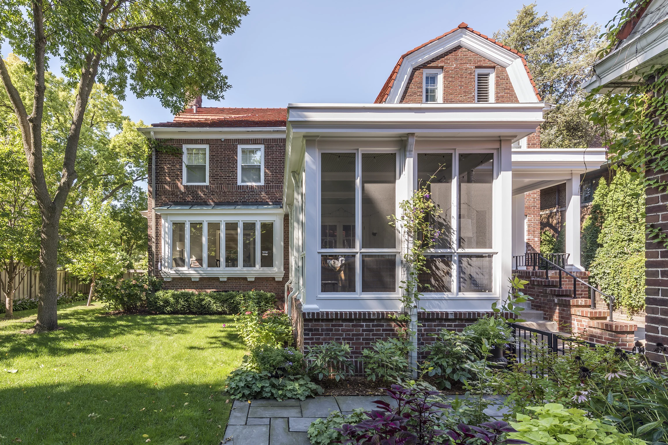 MplsGeorgian_Exterior02.jpg