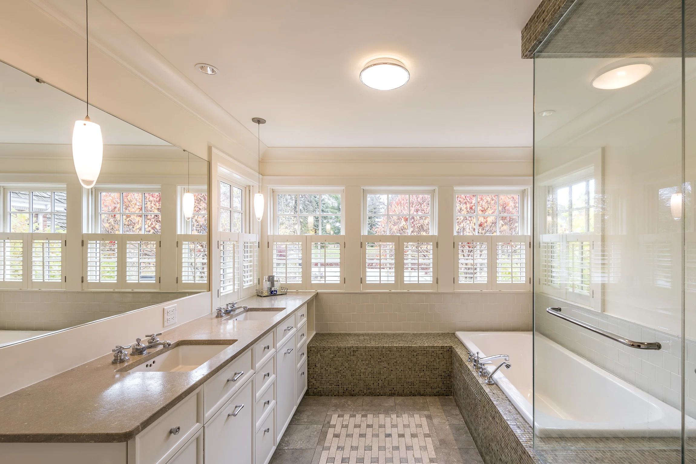 LLake-Bathroom-Large.jpg