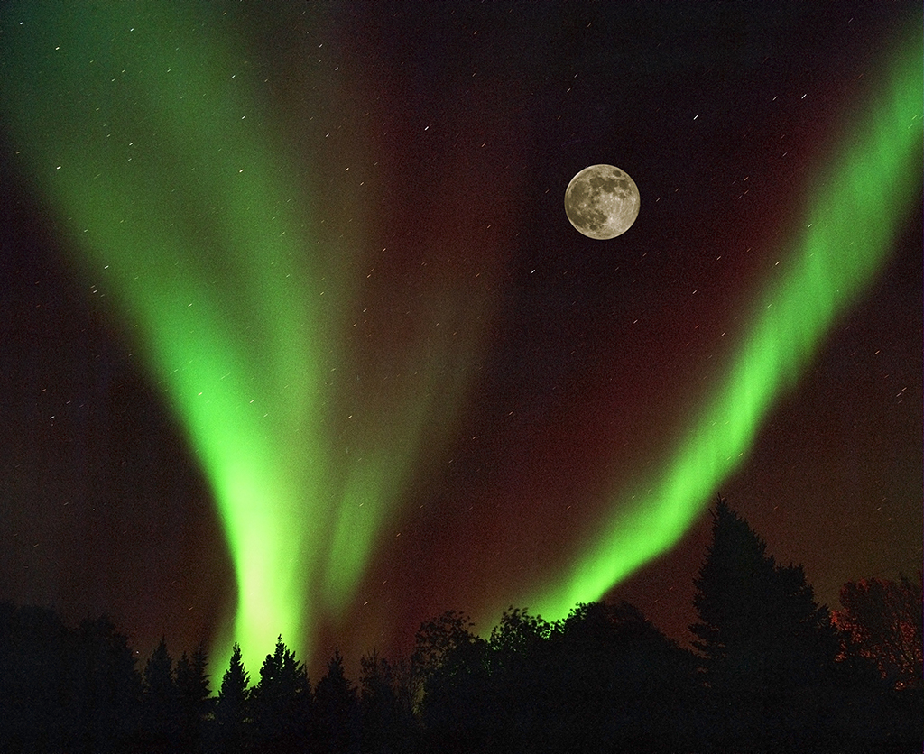 Northern Lights-moon-1024.jpg