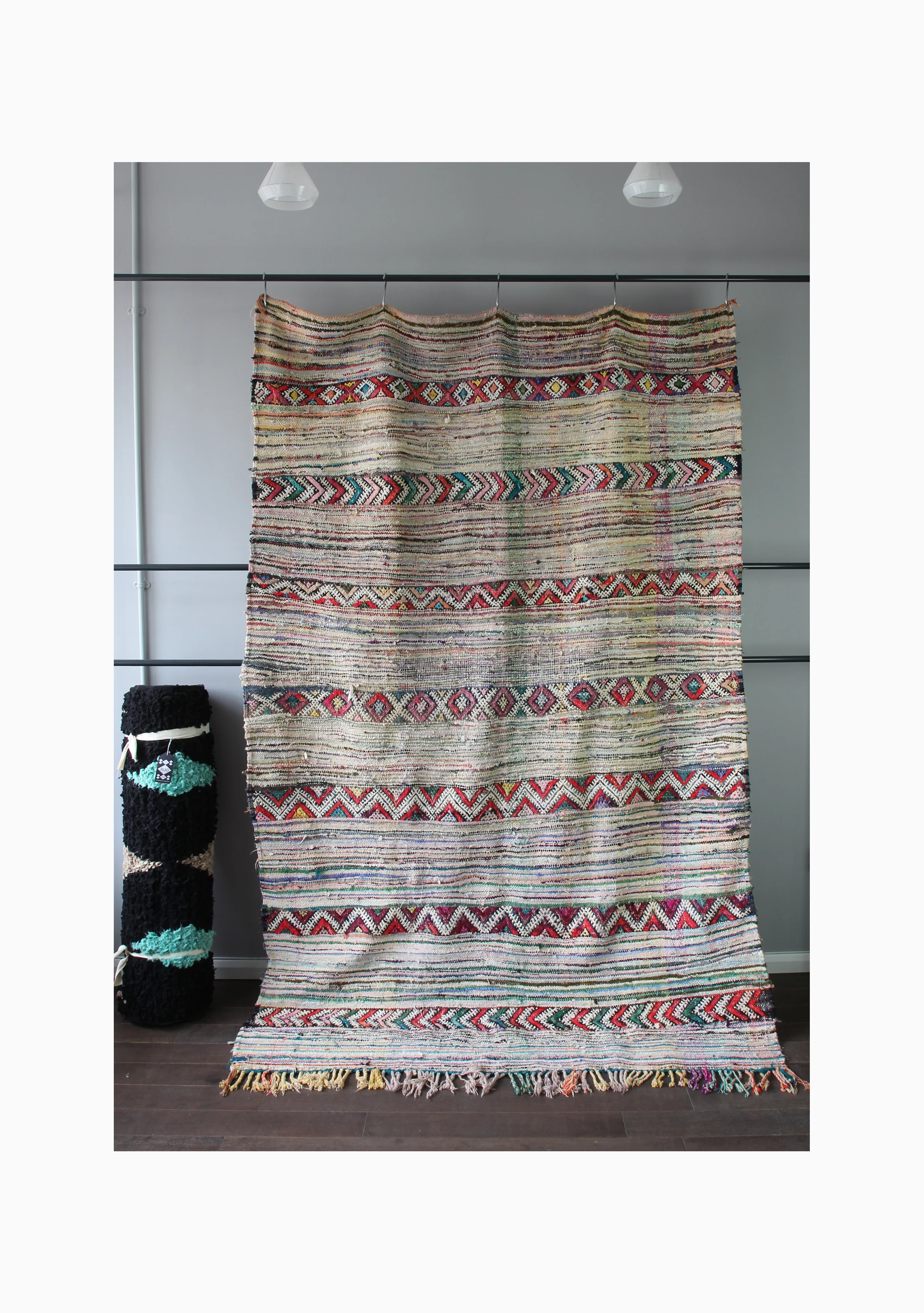 MOROCCAN VINTAGE RUG 059.jpg