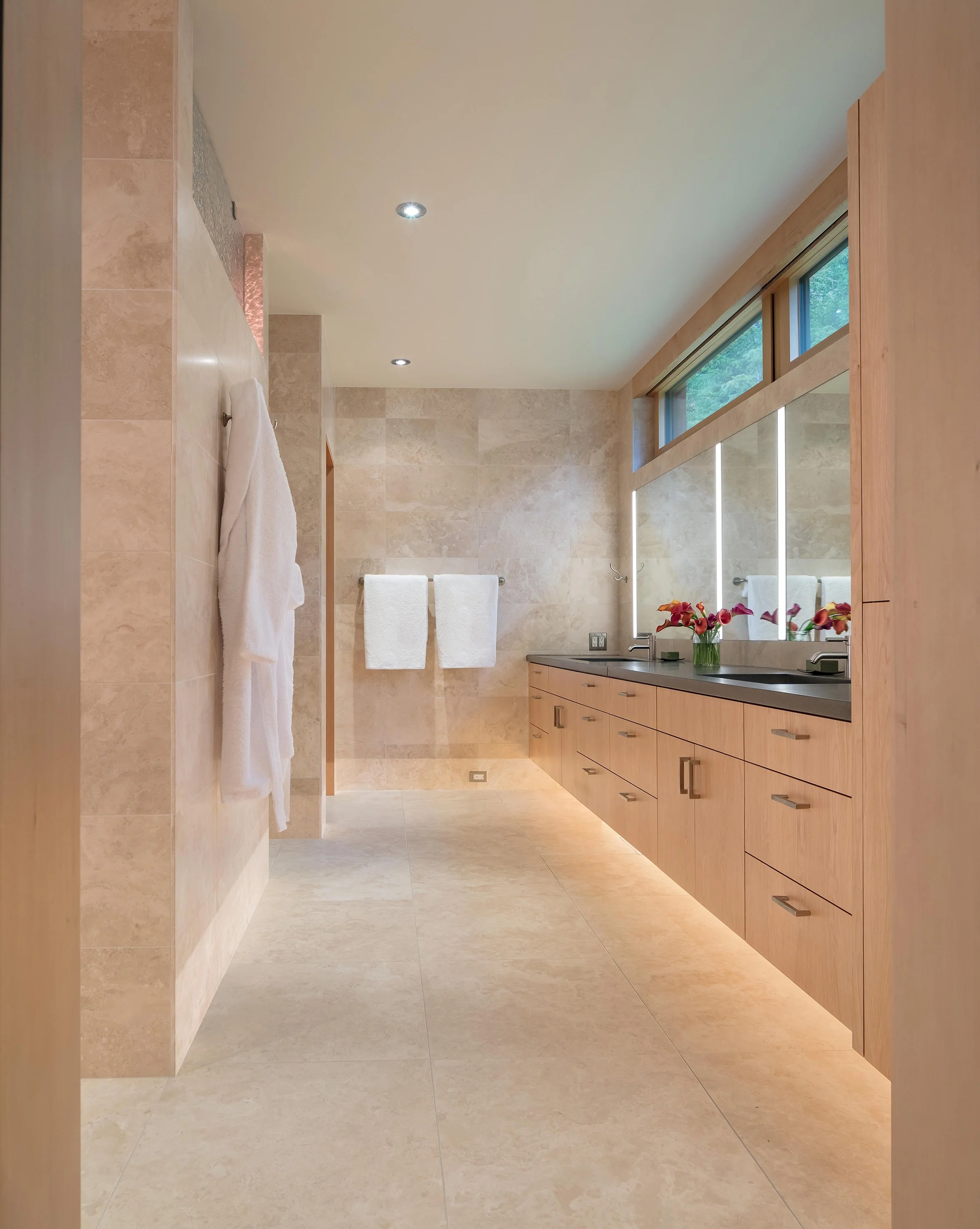 EK_Reedy_Granite_Ridge_Biophilic_Design_Interior_Primary_Bathroom.jpg