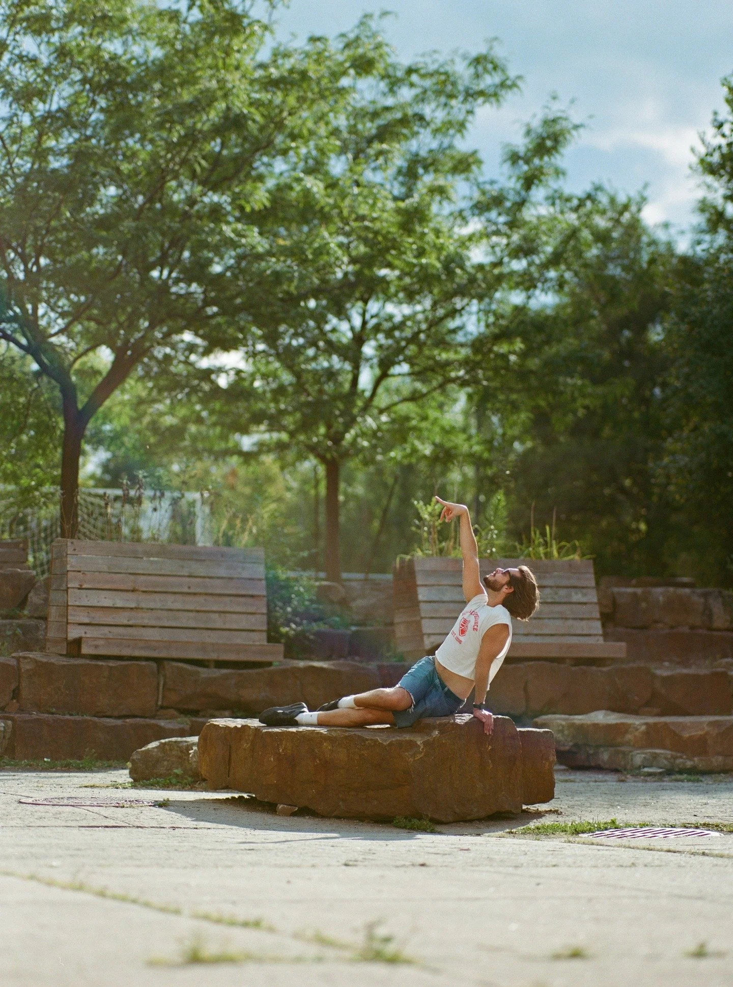 Gay?.... humm, this way!
#contax645 #kodak400 #filmphotography #gay #gayer