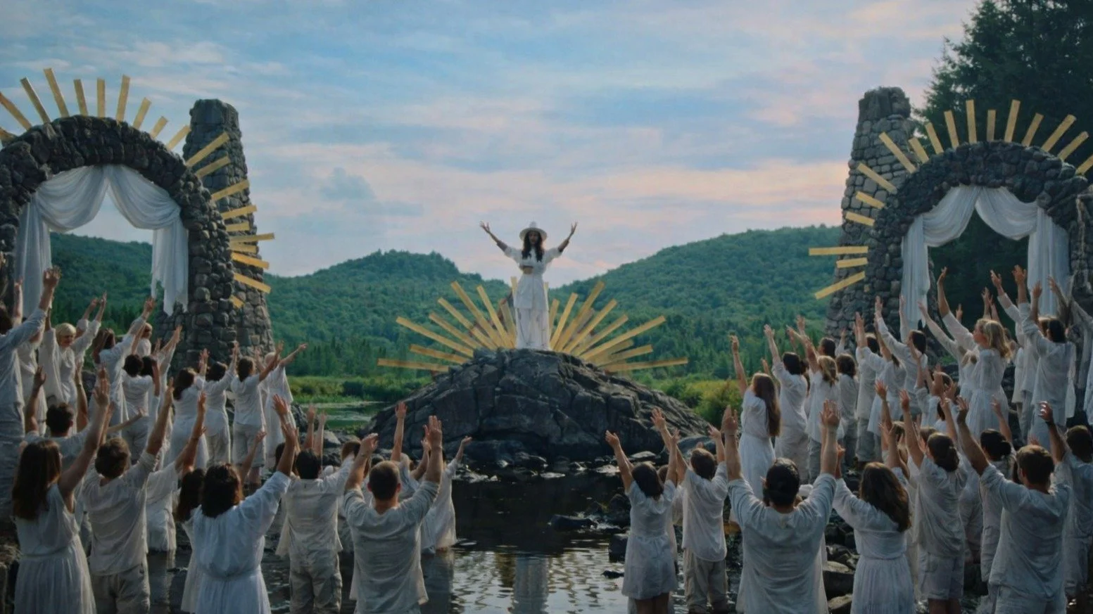 L&rsquo;IA en vid&eacute;o me fascine. Et &ccedil;a me stresse un peu&hellip; 
Je suis un amoureux du craft. 
J&rsquo;aime quand la cam&eacute;ra capture un vrai moment. 
Pas quand un ordi invente&hellip;
De l&rsquo;autre c&ocirc;t&eacute;, j&rsquo;a