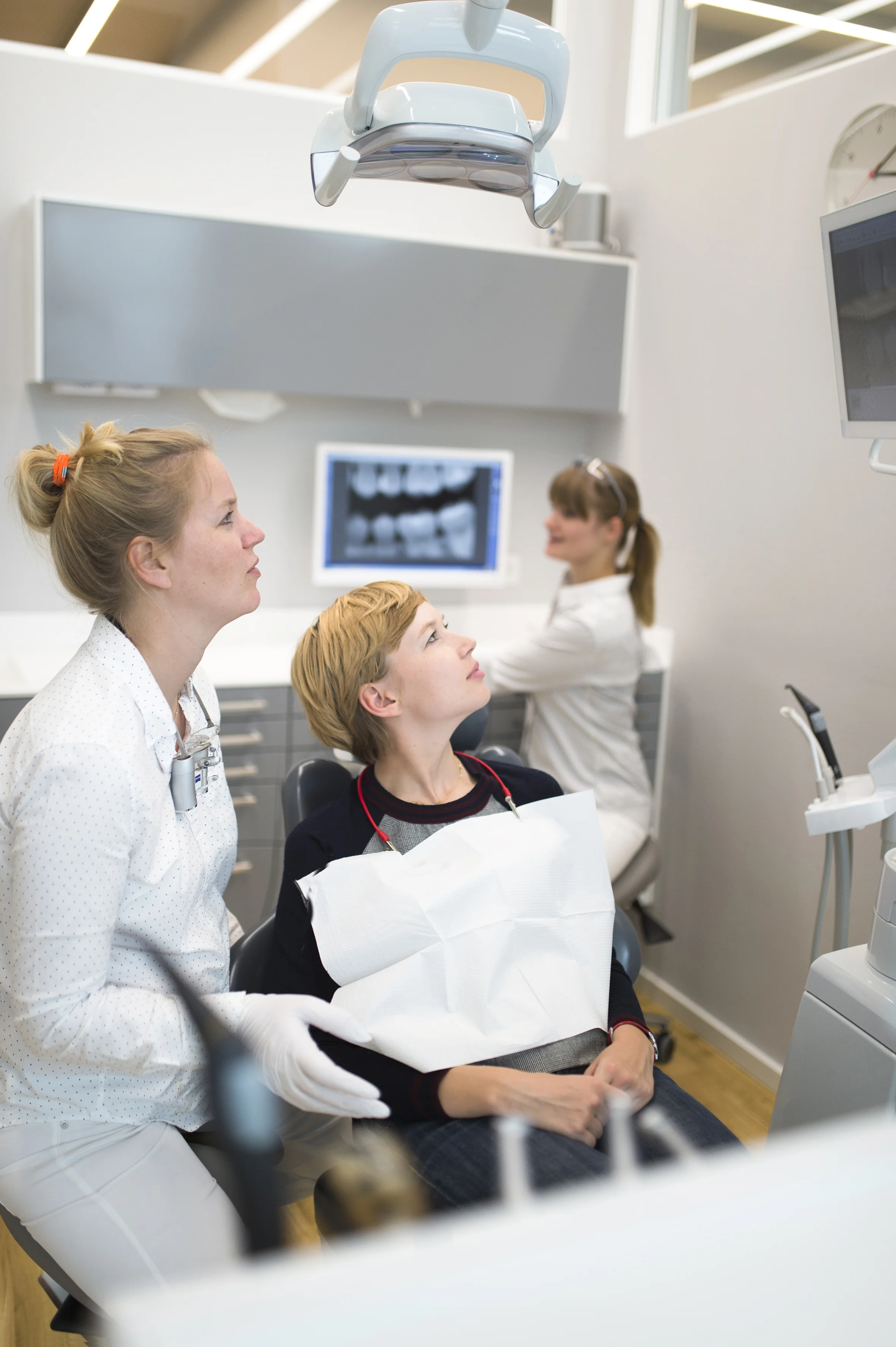 Zahnarztpraxis Berlin  . Zahnärztin Astrid Richter Bietet Implantologie, Cerec Und Zahnimplantate;