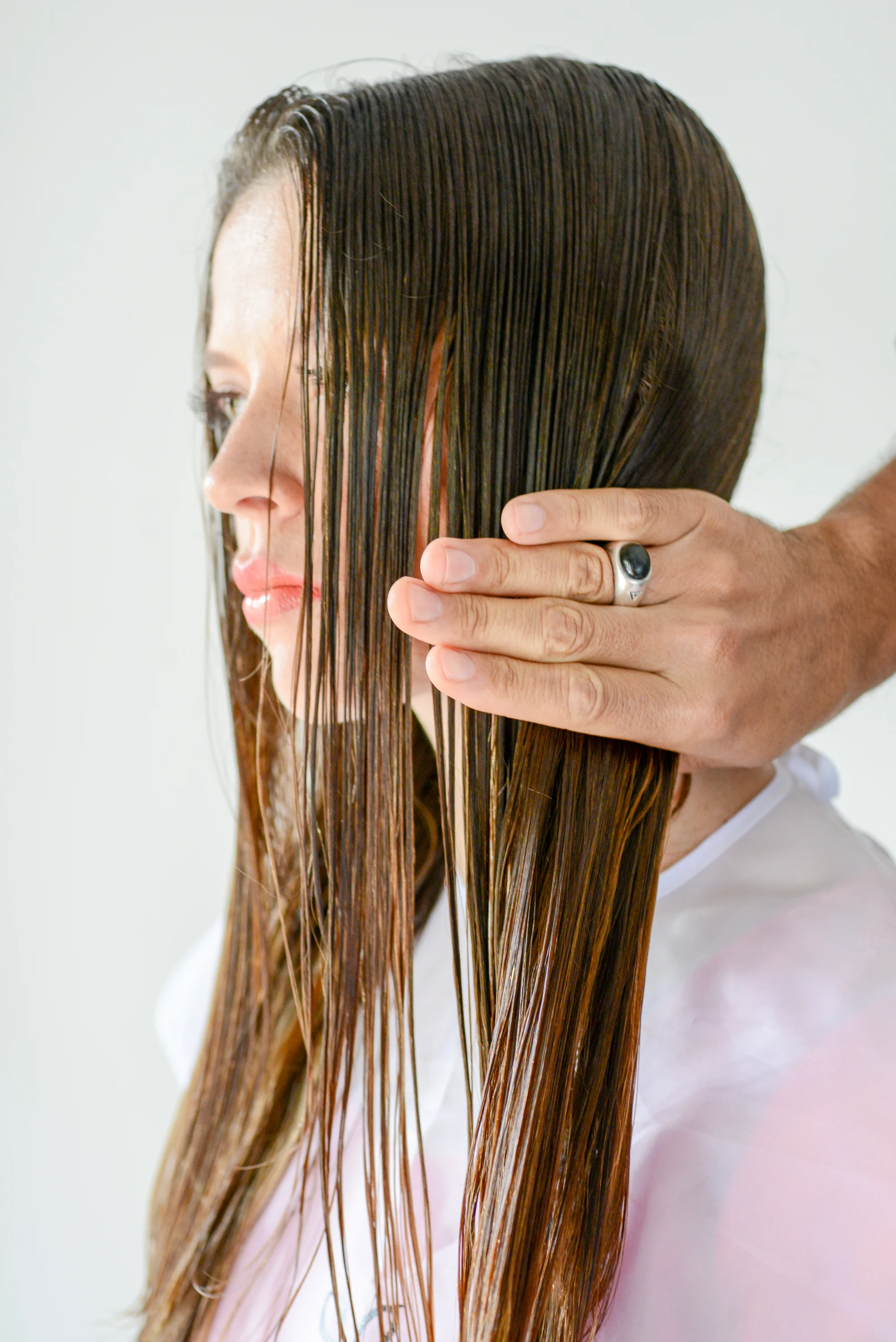 LEAVE-IN CONDITIONER PHOTO: PROHAIRKIT.COM