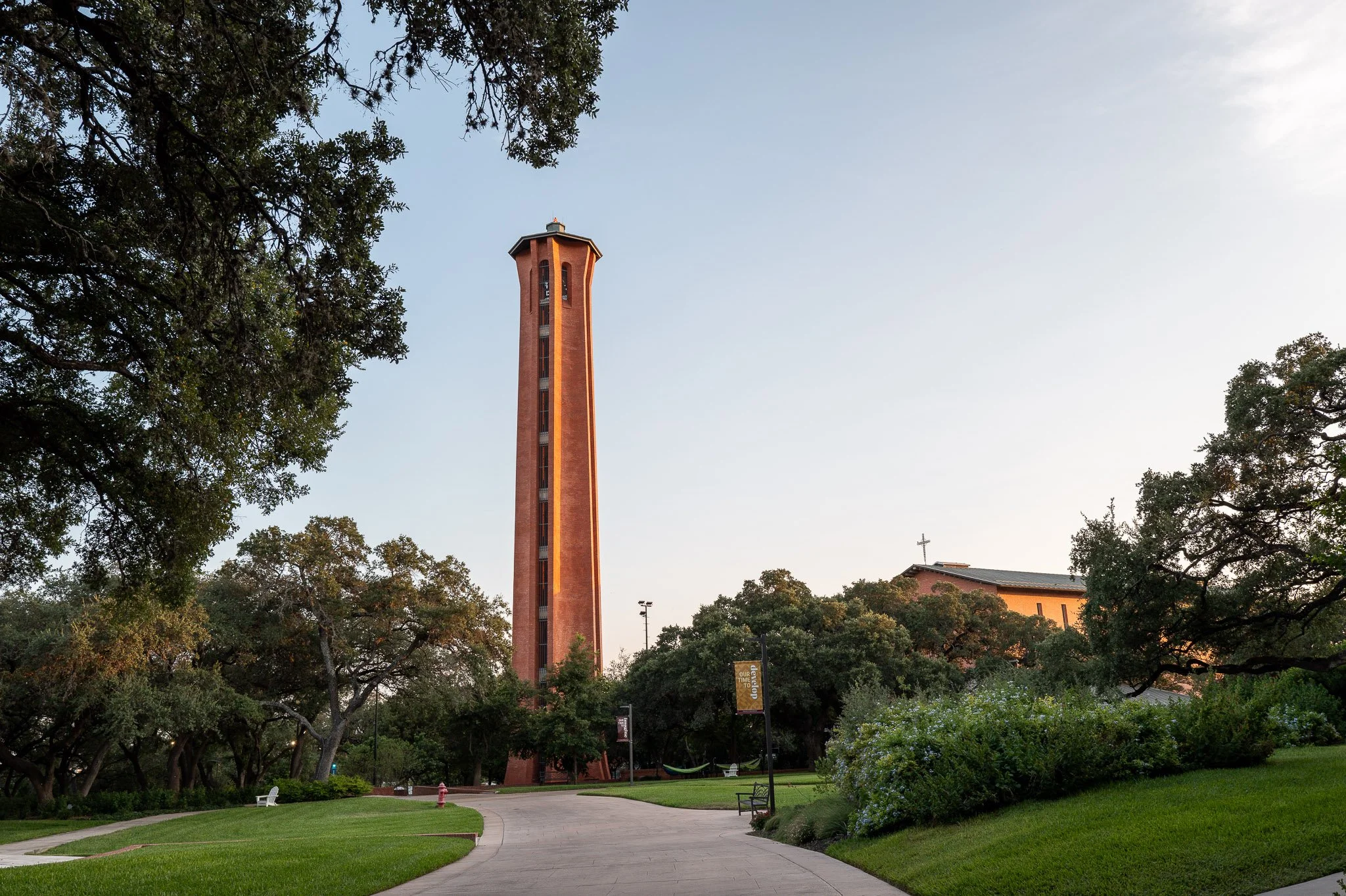 Trinity University: A San Antonio Location Guide for Engagement Photos and Surprise Proposals