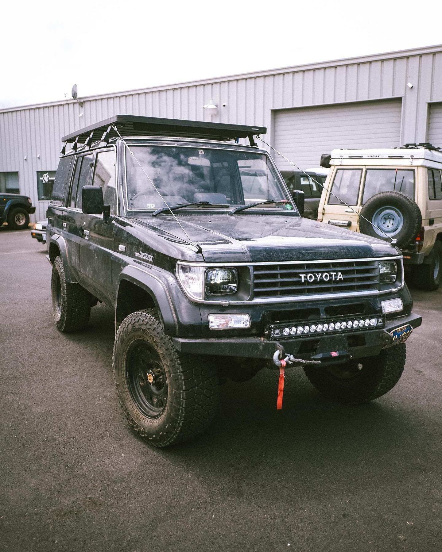 Our favorite Prado returns.  This time for some @arb4x4usa Air-Lockers + Twin compressor, onboard air tank hidden between the frame, a Front Runner Roof rack and limb risers (he needs them, peep the mud). We made him take it home for the summer, but 