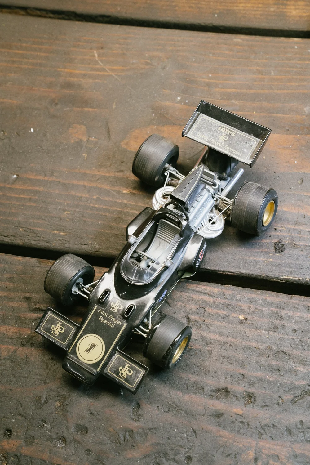 Schuco - Formel 1 - 356 177 - Coche a cuerda JPS-LOTUS-FORD