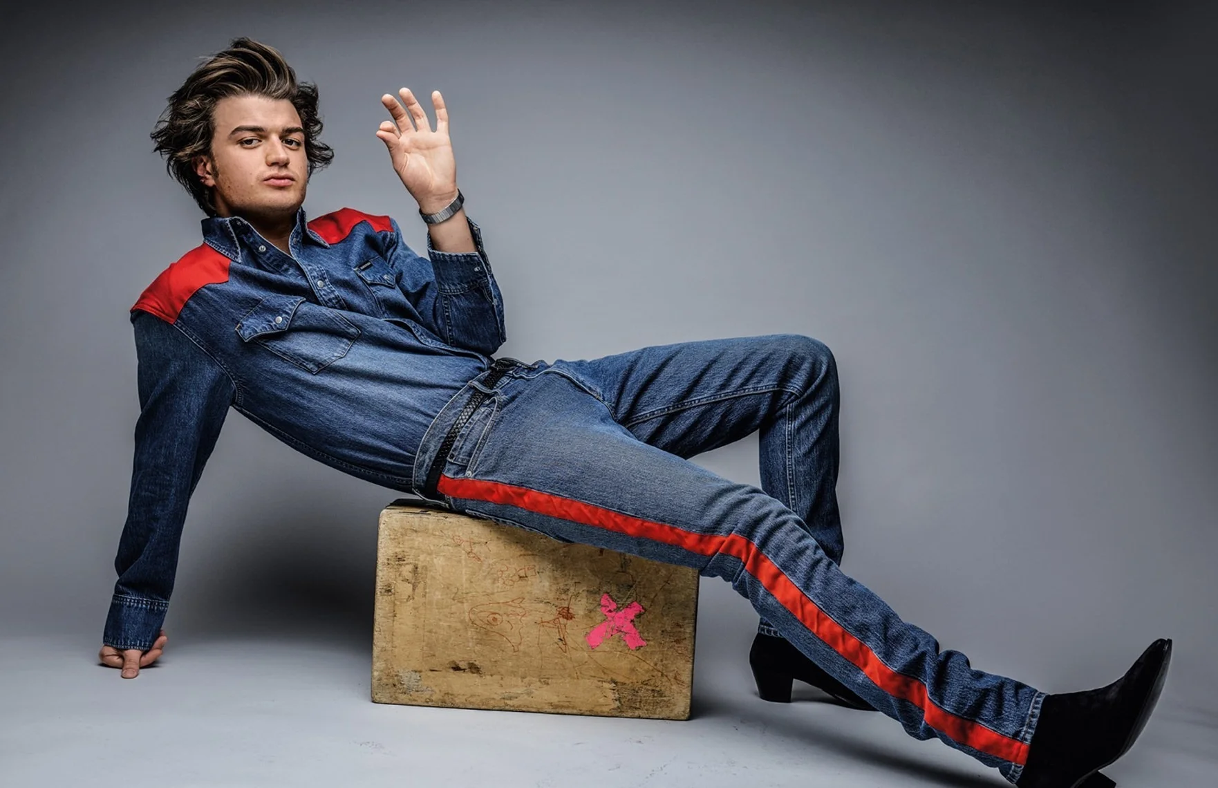 GQ-MAGAZINE-Joe-Keery-by-Peggy-Sirota.-2019-www.imageamplified.com-Image-Amplified2_thumb.jpg