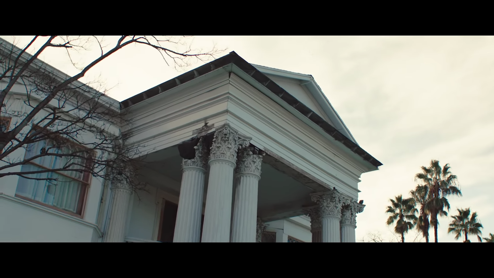 The Chainsmokers - Paris (Official Music Video) 0-2 screenshot.png