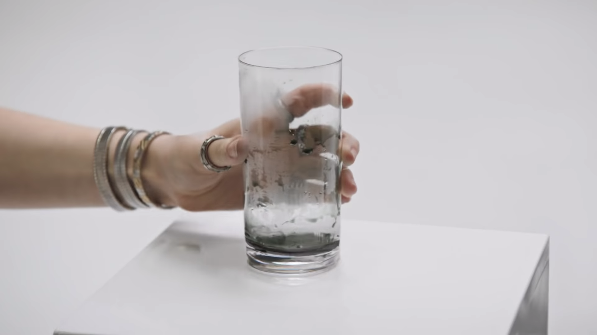 Billie Eilish - when the party's over 1-34 screenshot.png