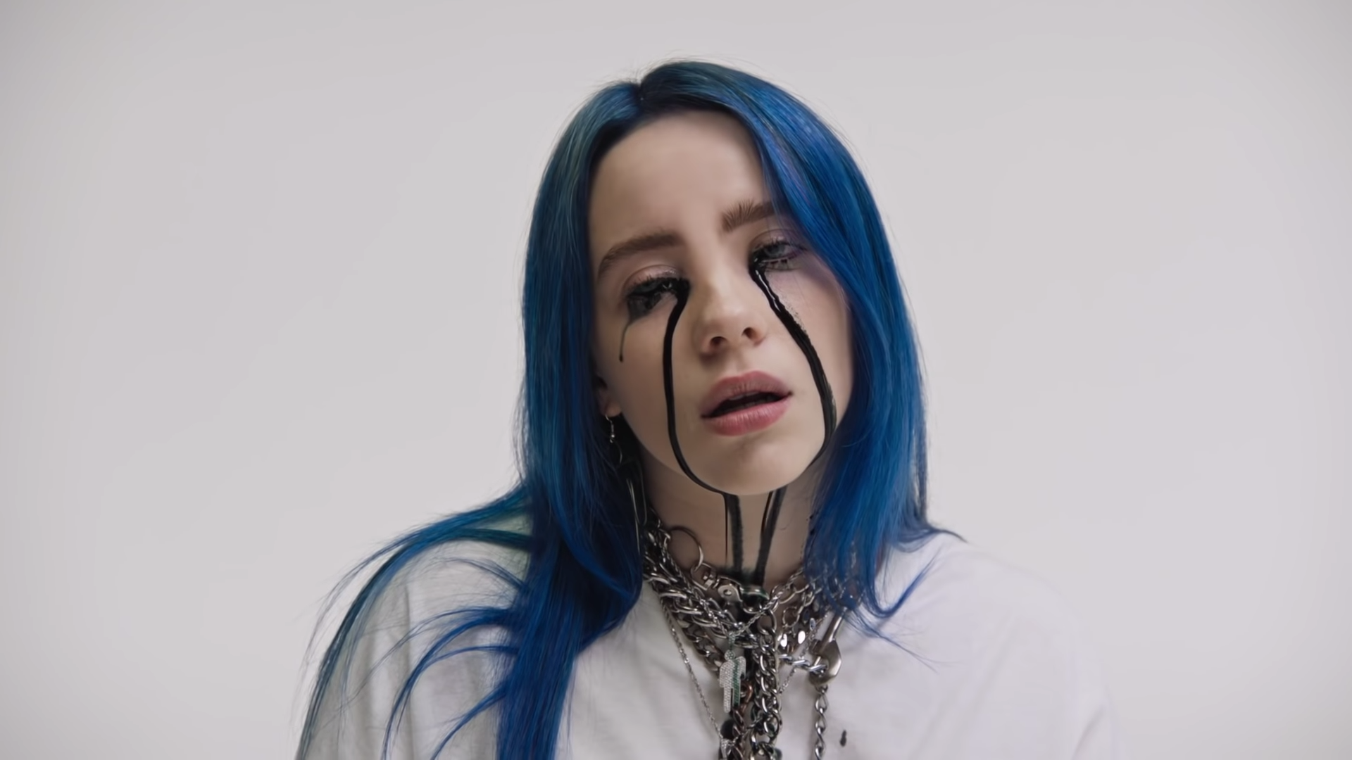 Billie Eilish - when the party's over 2-15 screenshot.png