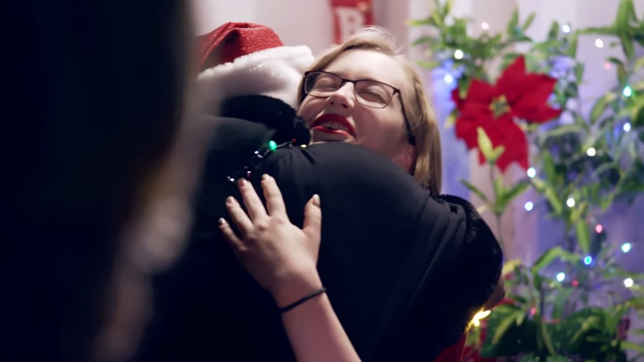 A legendary Christmas with John and Chrissy 1-37 screenshot.png