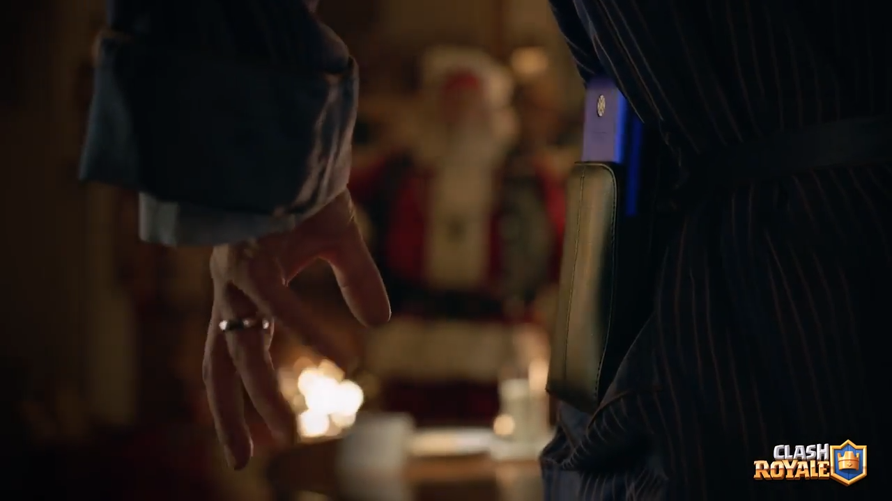 Clash Royale_ Settle it with a Duel (Santa v. Dad) 0-40 screenshot.png