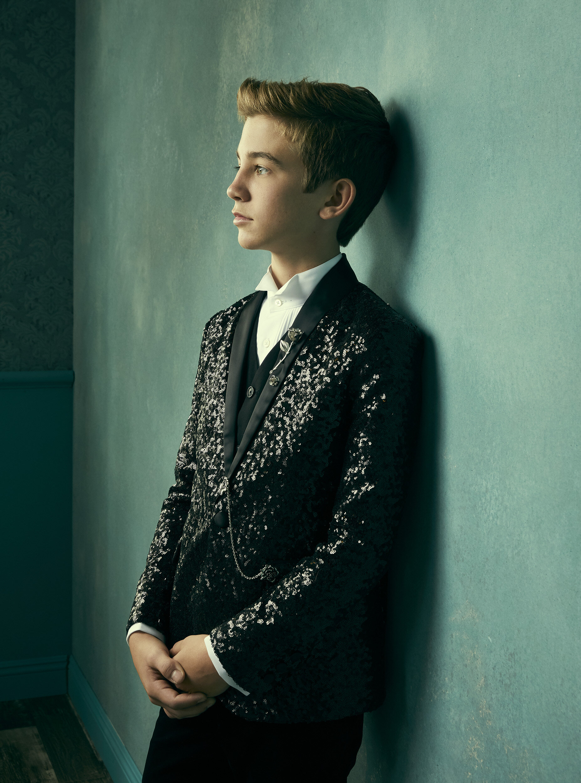 2019_Emmys_Parker_Bates_1363_VF.jpg