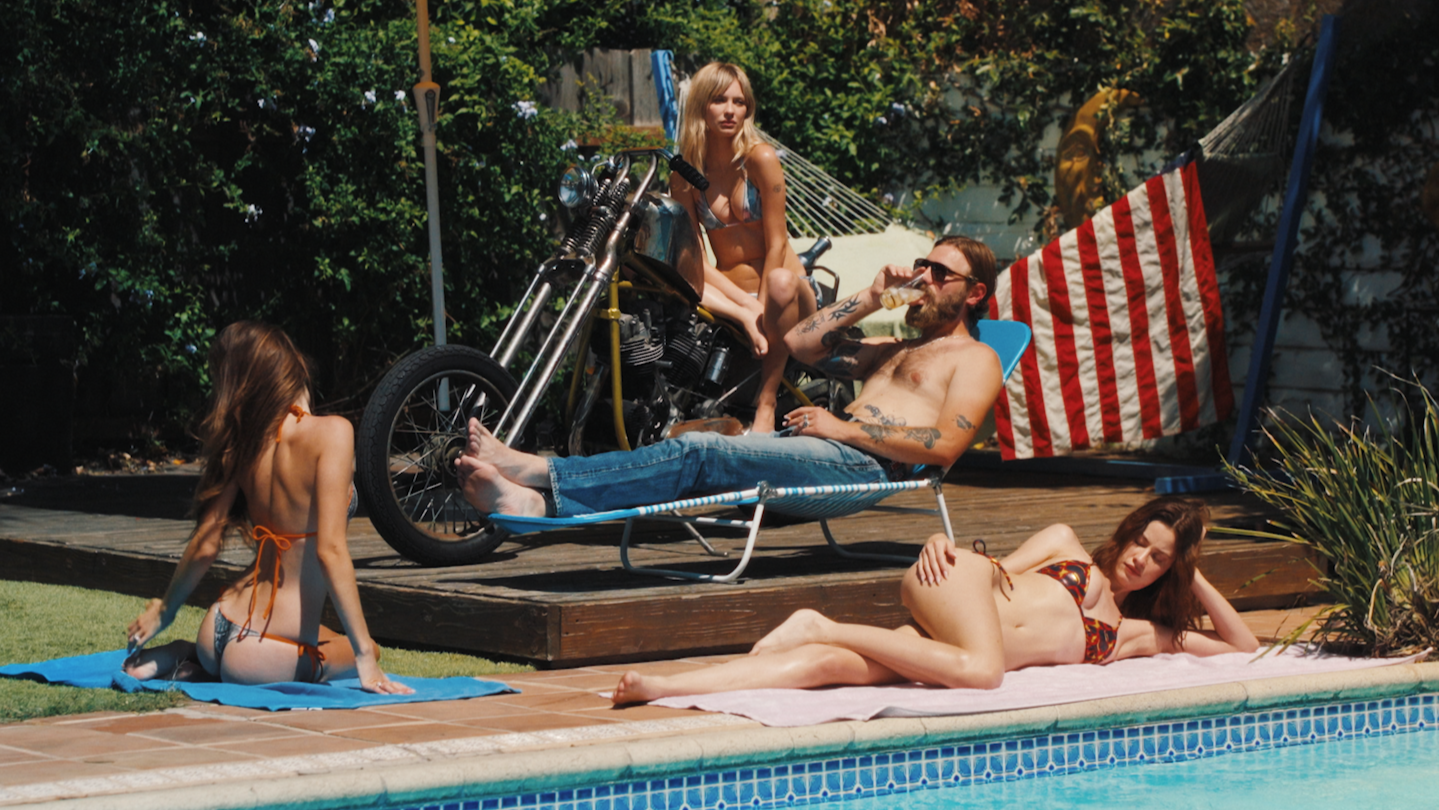 THENEST_POOL_EDIT_R1.00_00_09_17.Still003.png