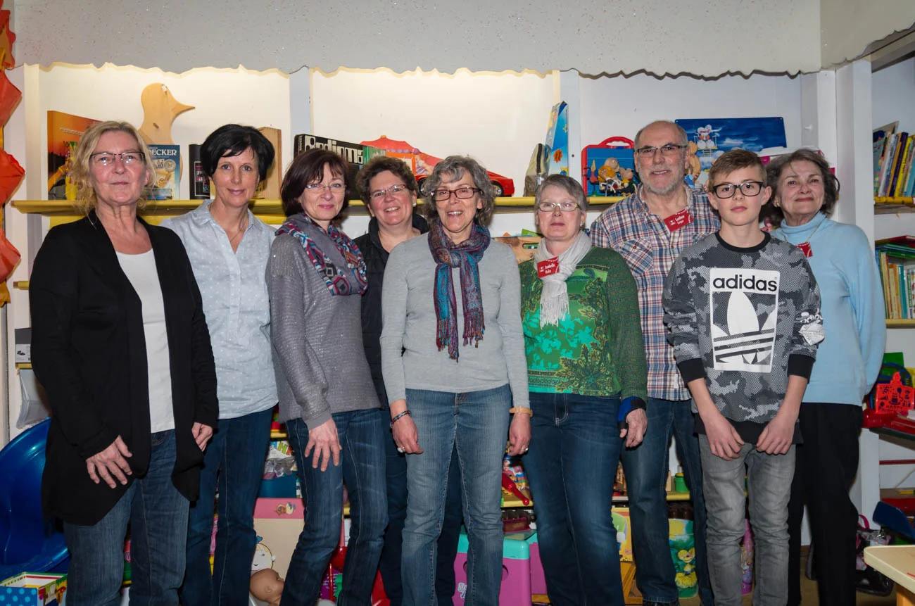 v.l.: eva christoph und das Montagsteam der Schublade