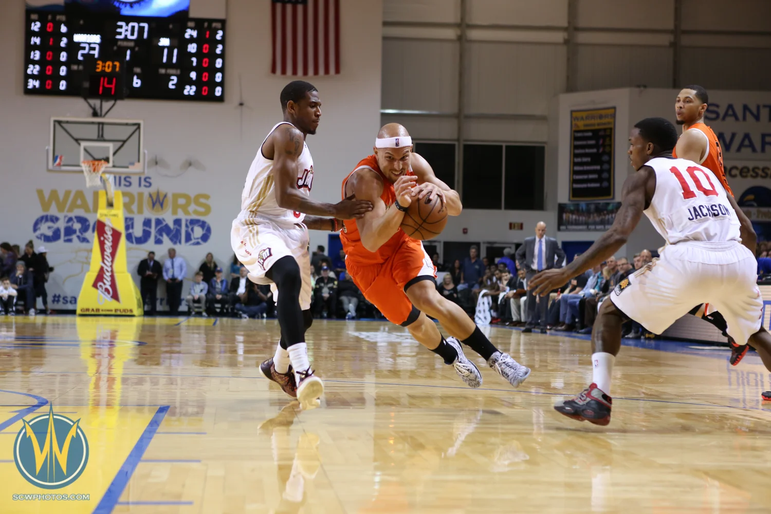 Taylor Griffin drives to the basket at the Santa Cruz Warriors game on February, 10, 2015 at Kaiser Permanente Arena in Santa Cruz, California. (Photo: Tim Cattera Photography/SC Warriors 2015)