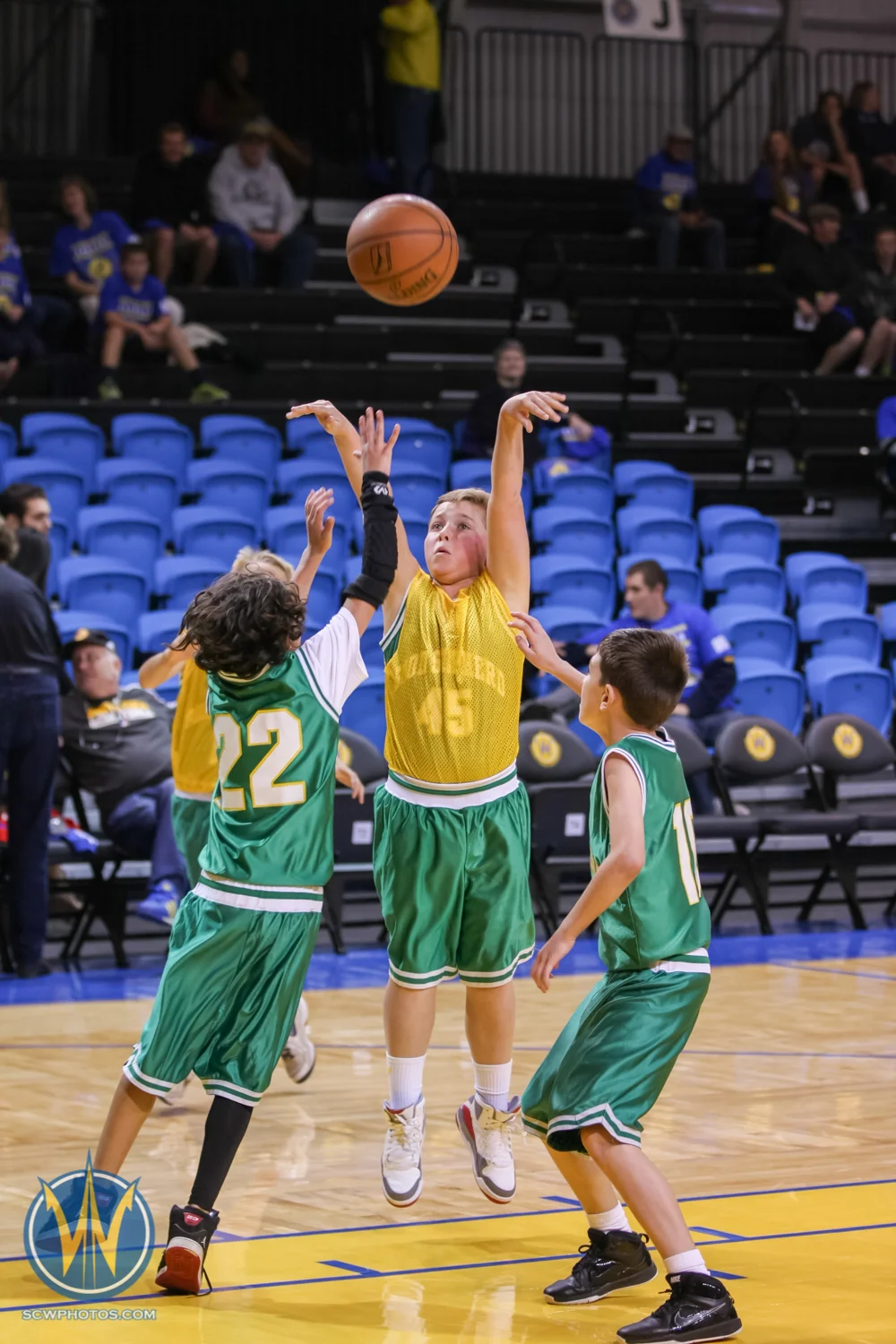 Good Shepard School basketball team plays before tip off at the Santa Cruz Warriors game on December 13, 2014 at Kaiser Permanente Arena in Santa Cruz, California. (Photo: Tim Cattera Photography/SC Warriors 2014)