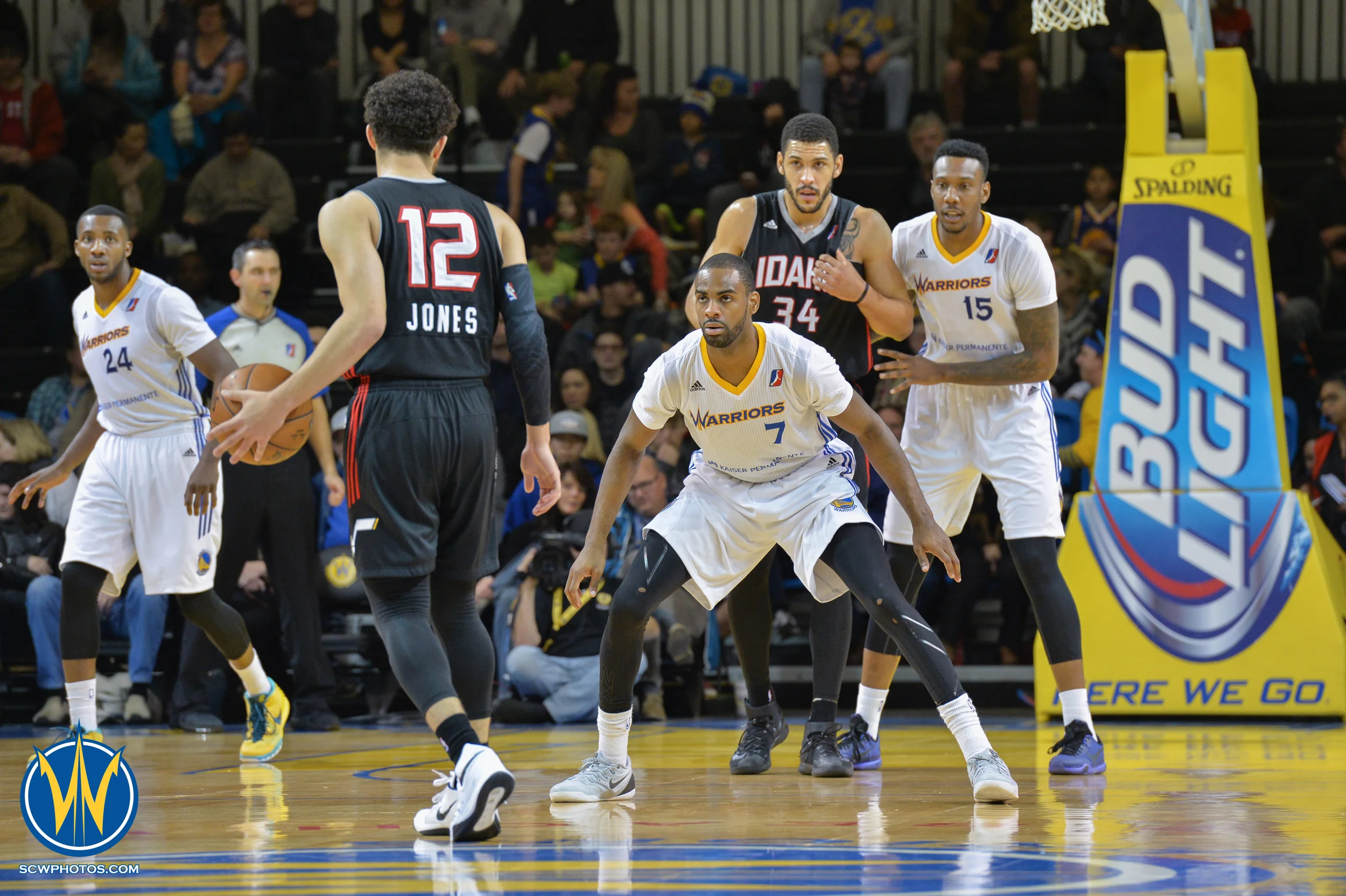 # 7 Elliot Williams plays defense on # 12 Tyus Jones of the Idaho Stampede at the Santa Cruz Warriors game on 12/19/15 at Kaiser Permanente Arena in Santa Cruz, California. (Photo: (Pasag Photography)/ SC Warriors 2015) 