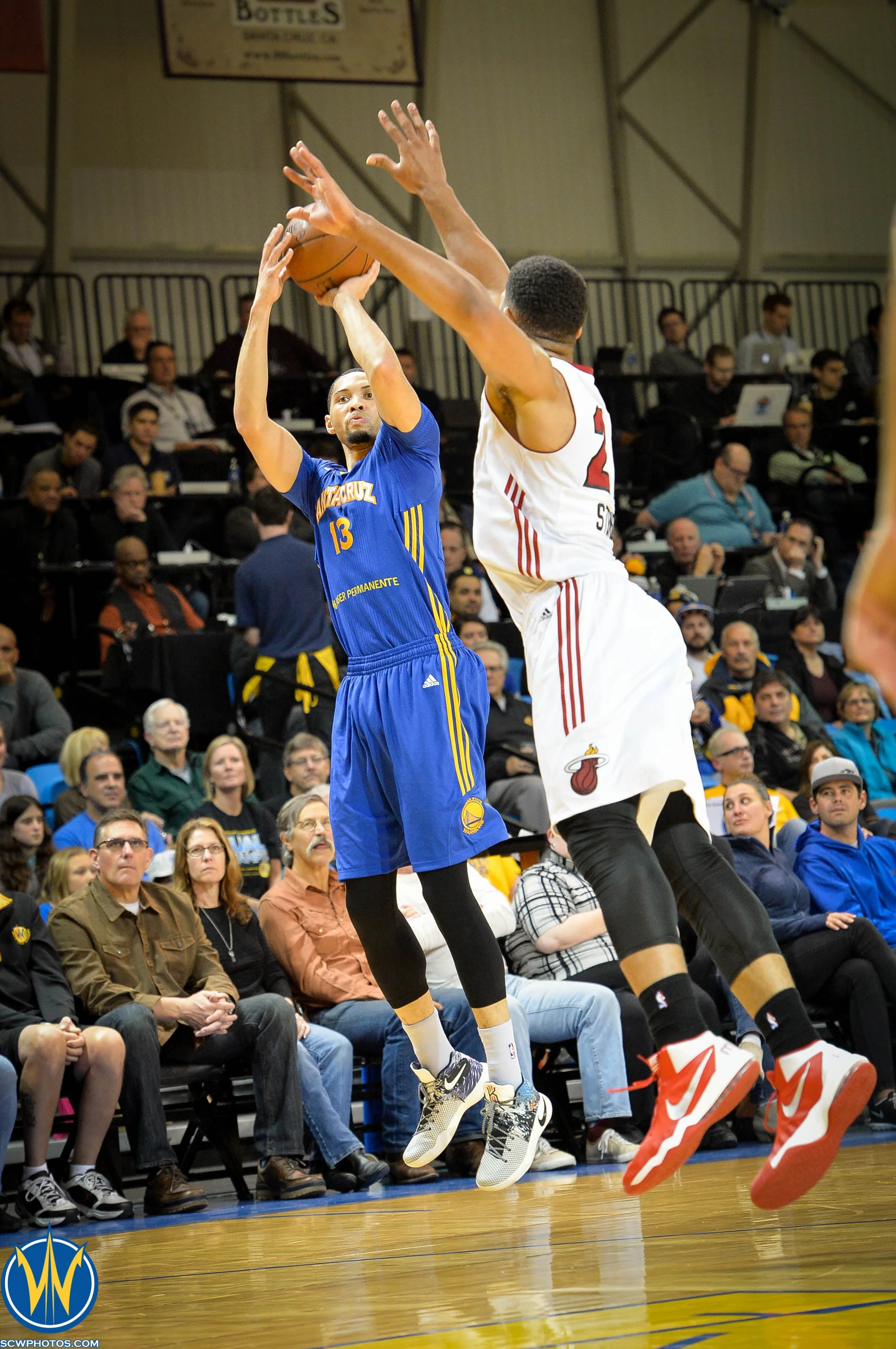 Darrington Hobson #13 with the jump shot at the NBA D-League Showcase 2016 Day 4 Sioux Falls Skyforce vs the Santa Cruz Warriors game on 01/09/16 at Kaiser Permanente Arena in Santa Cruz, California. (Photo: Phil Pasag /SC Warriors 2016)