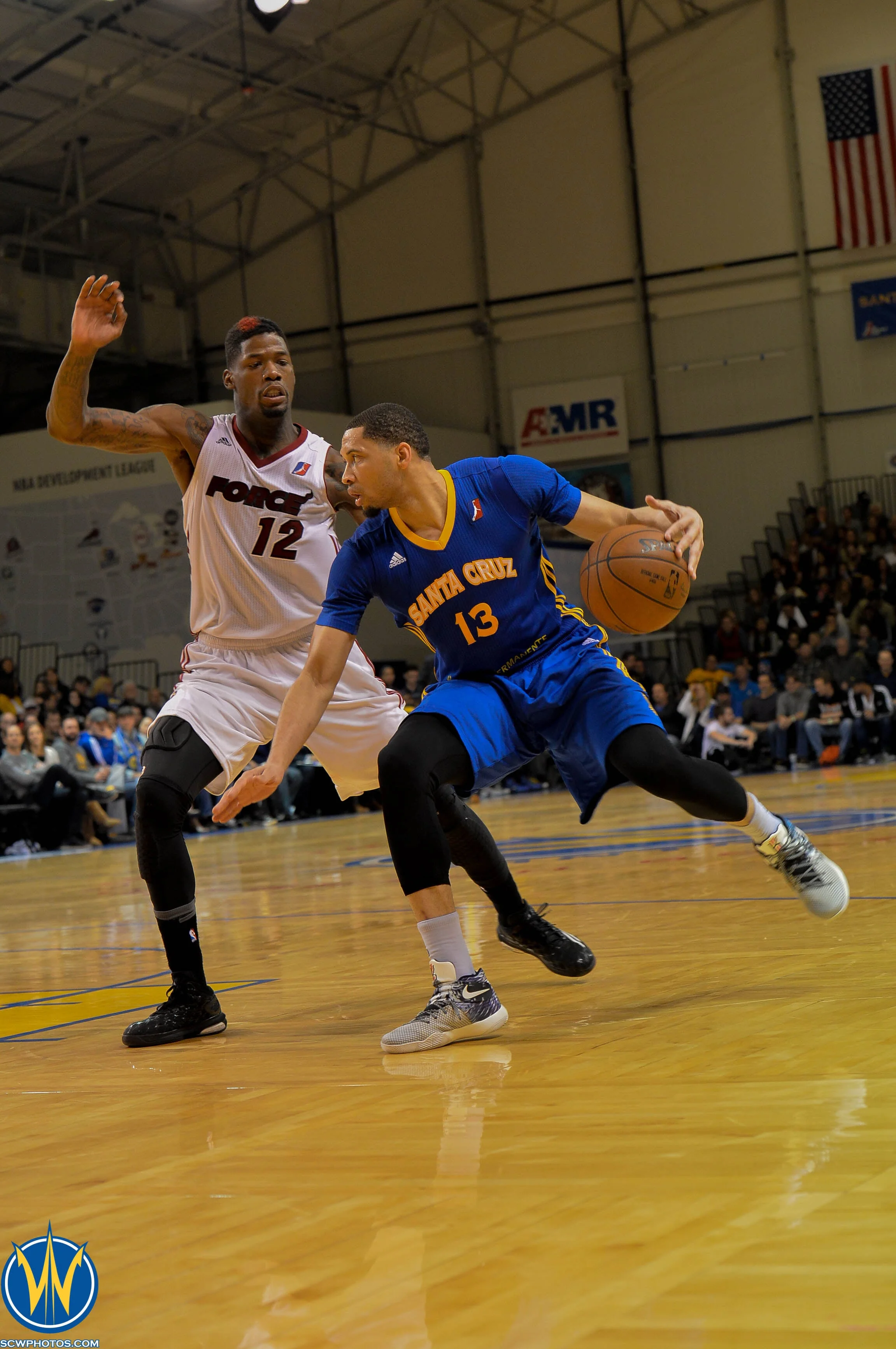 Darrington Hobson #13 dribbles pass his defender at the NBA D-League Showcase 2016 Day 4 Sioux Falls Skyforce vs the Santa Cruz Warriors game on 01/09/16 at Kaiser Permanente Arena in Santa Cruz, California. (Photo: Phil Pasag /SC Warriors 2016)