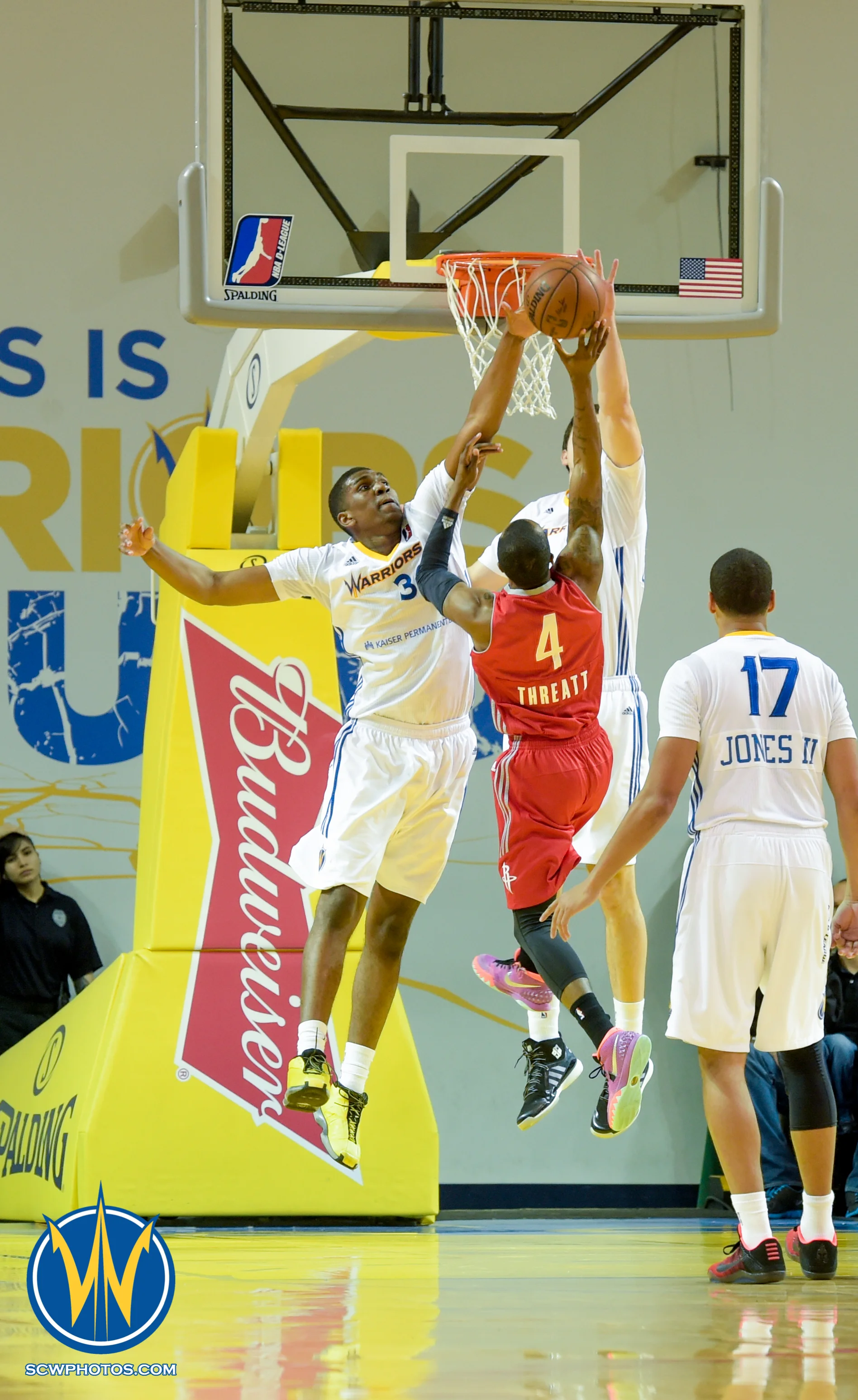 Kevon Looney of the Santa Cruz Warriors with the block shot at the Santa Cruz Warrior game on 1/23/16 at Kaiser Permanente Arena in Santa Cruz California. (Phil Pasag/SC Warriors 2015)