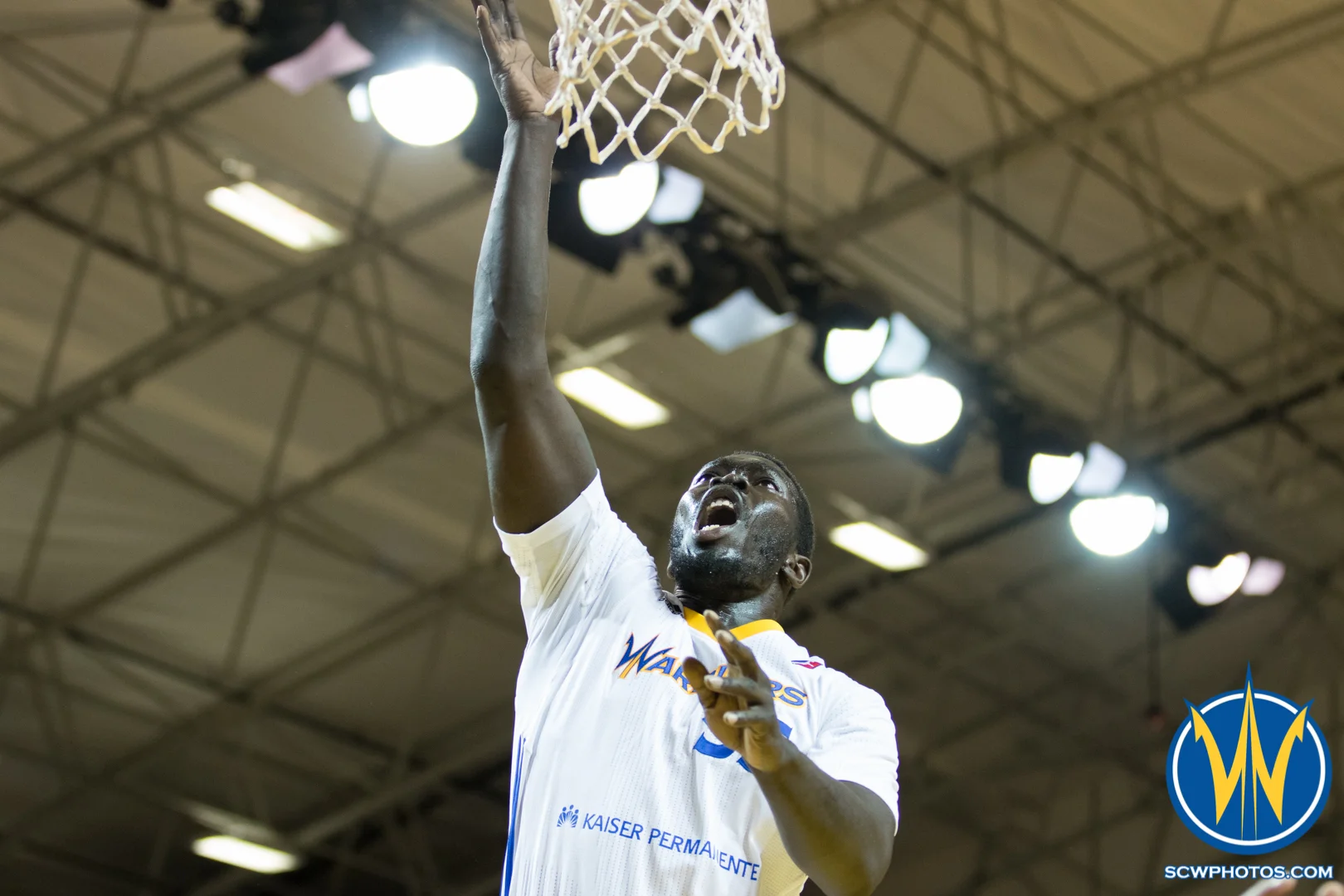 Mac Koshwal lays the ball up at Kaiser Permanente Arena on January 20, 2016 (Photo: Ariel Nava Photography)