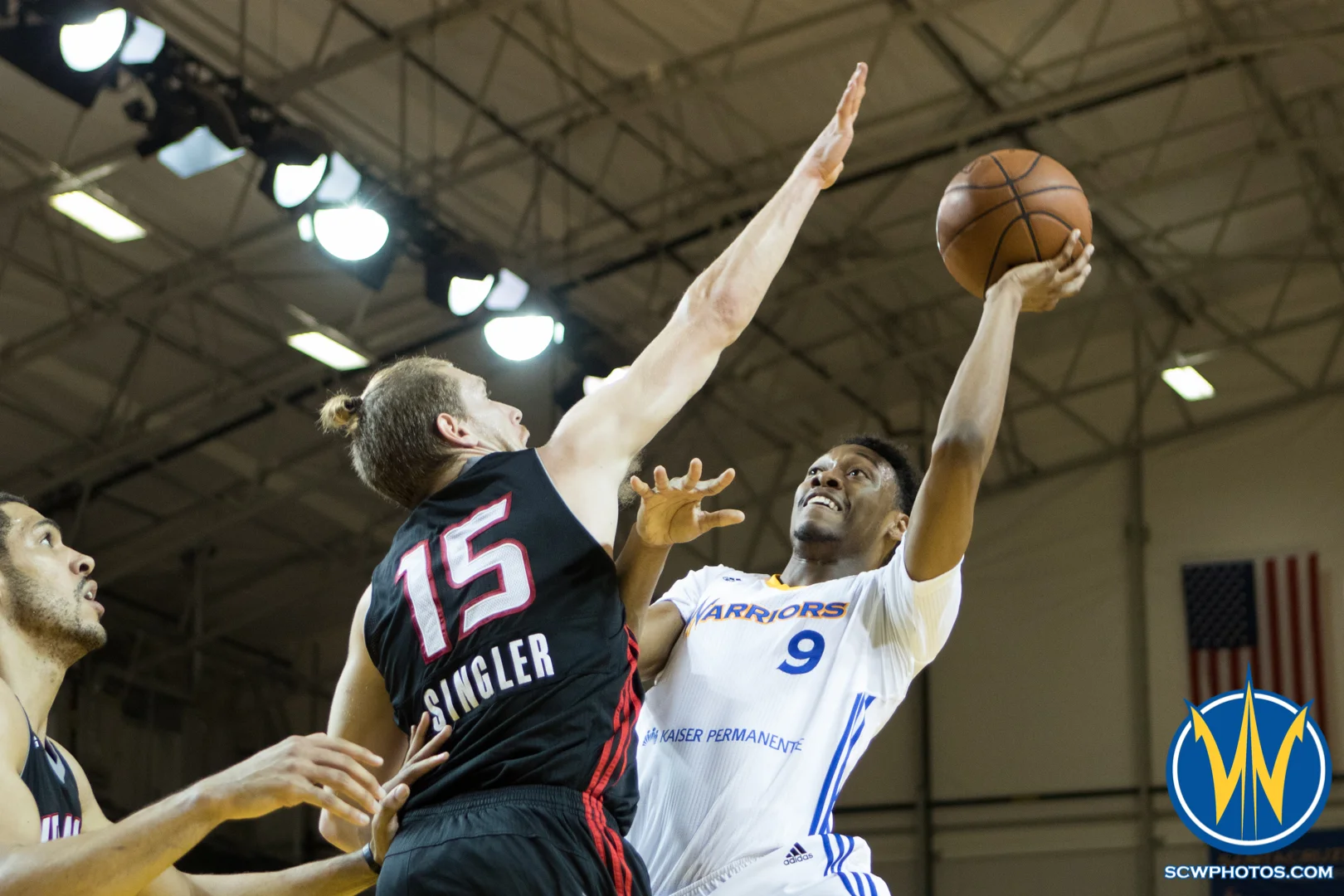 Terrence Drisdom takes contact while shooting at Kaiser Permanente Arena on January 20, 2016 (Photo: Ariel Nava Photography)