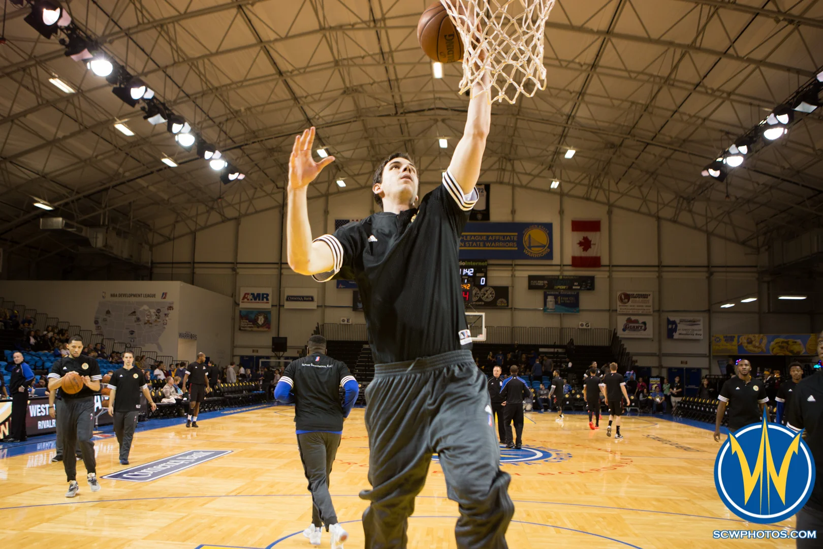 Daniel Coursey lays the ball up during warmups at Kaiser Permanente Arena on January 20, 2016 (Photo: Ariel Nava Photography)