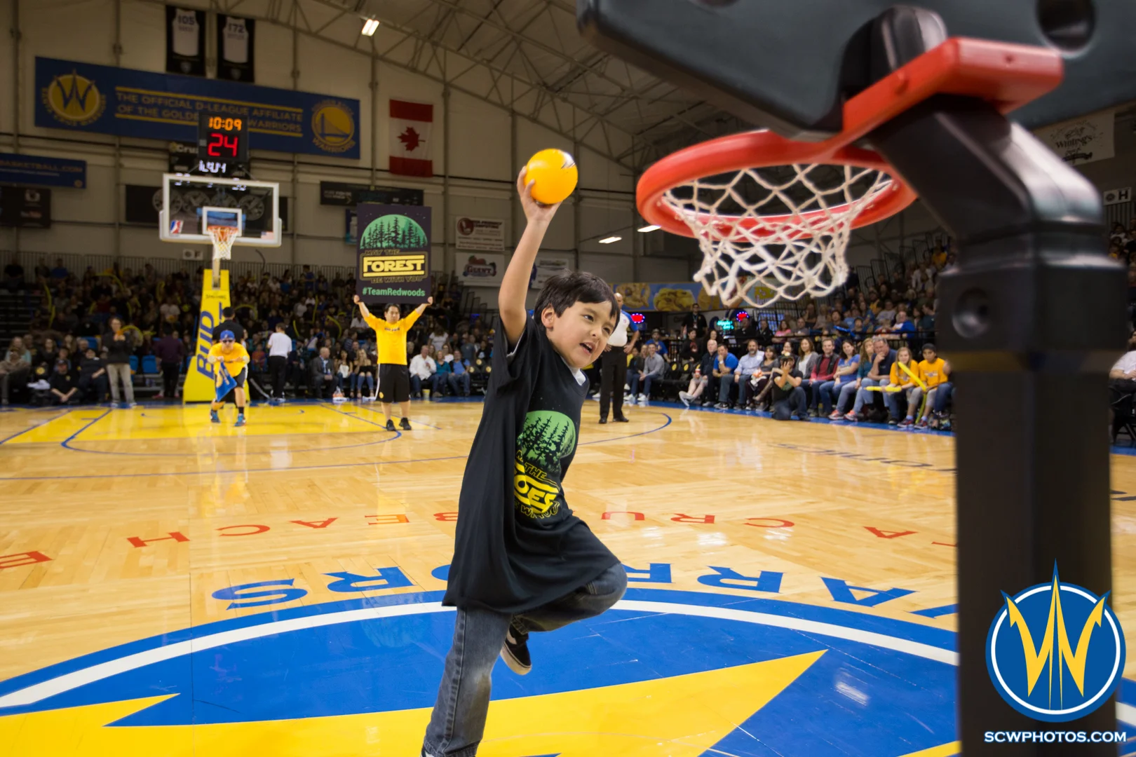 A young contestant does his best Terrence Drisdom imitation at Kaiser Permanente Arena on February 26, 2016 (Photo: Ariel Nava Photography)