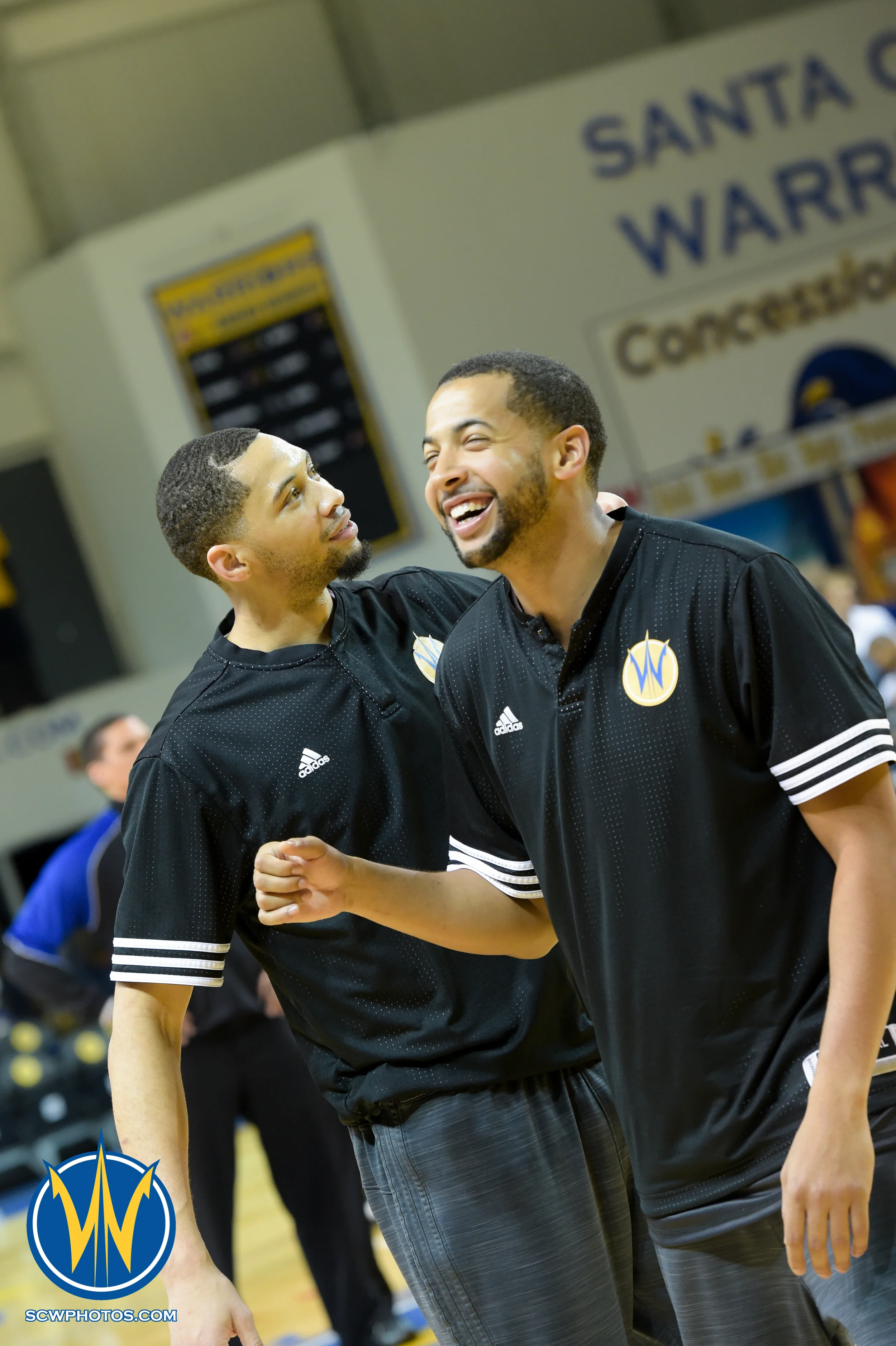 Verdell Jones and Darrington Hobson having some fun before the Santa Cruz Warriors vs Bakersfield Jam game on 3/2/16 at Kaiser Permanente Arena in Santa Cruz, California. (Photo: (Phil Pasag Photography) /SC Warriors 2016)
