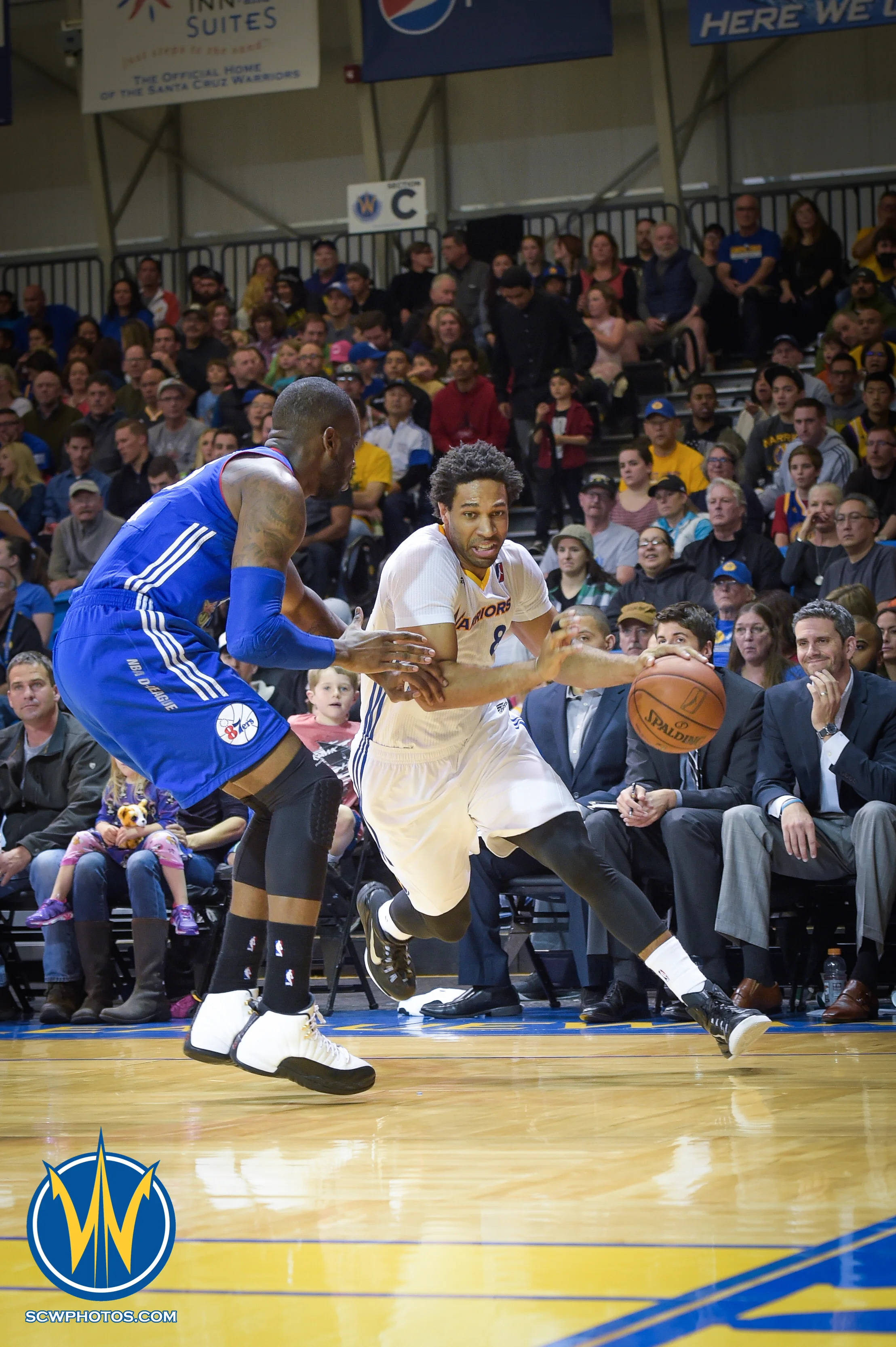 Player of the Game Xavier Henry driving pass his defender at the Santa Cruz Warriors vs Delaware 87ers on 3/13/16 at Kaiser Permanente Arena in Santa Cruz, California. (Photo: (Phil Pasag Photography) /SC Warriors 2016)