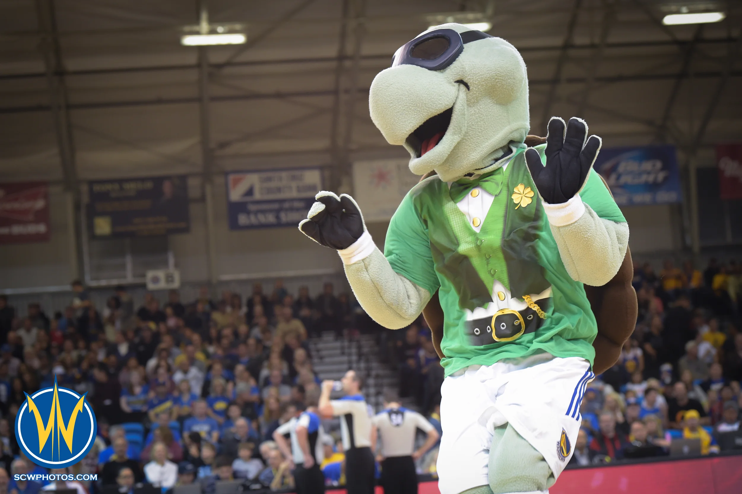 MavRik's doing his St. Patty's inspired dance at the Santa Cruz Warriors vs Delaware 87ers game on 3/13/16 at Kaiser Permanente Arena in Santa Cruz, California. (Photo: (Phil Pasag Photography) /SC Warriors 2016)