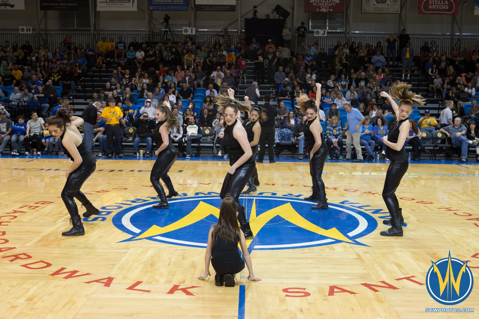 Dancers from the Dance Center perform at halftime at Kaiser Permanente Arena on March 18, 2016 (Photo: Ariel Nava Photography)