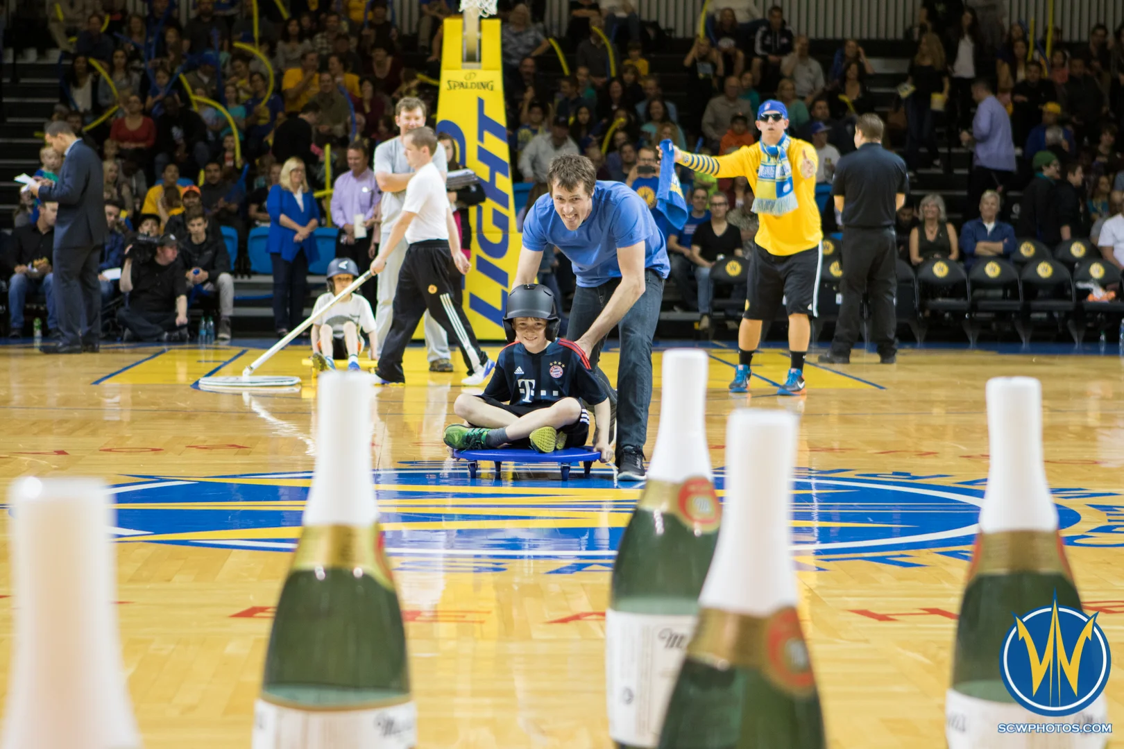 Fans participate in a timeout game at Kaiser Permanente Arena on March 24, 2016 (Photo: Ariel Nava Photography)